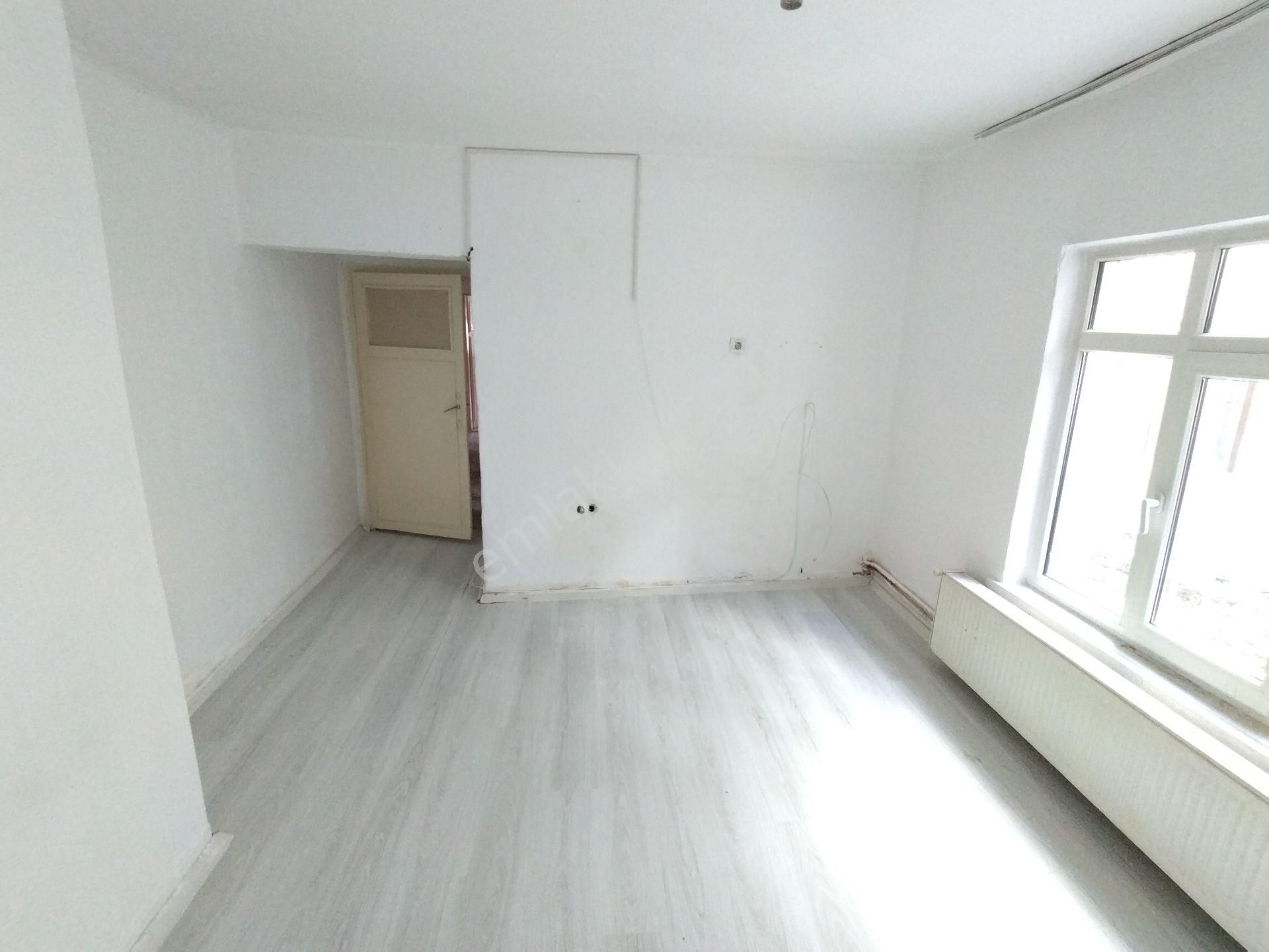 Kent Emlaktan Abidinpaşada 3+1 Kot-2 De Balkonlu Kiralık Daire - Görsel 17