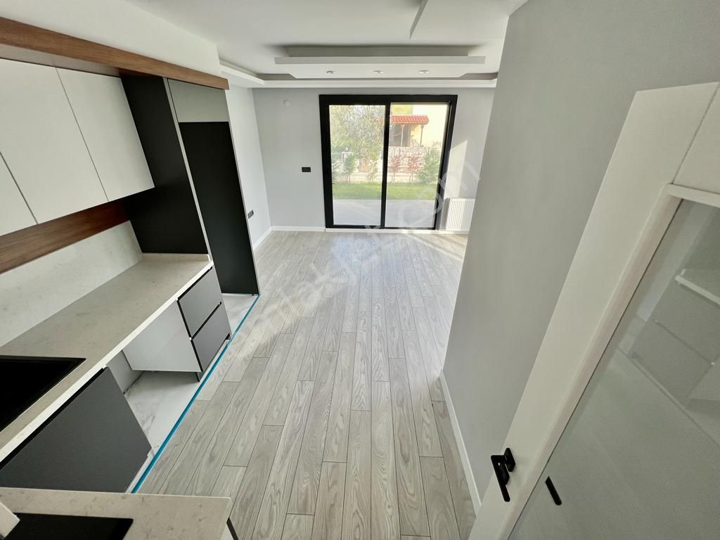 ✨akçay Ay Emlak'tan✨pelitköy'de Denize Sıfır Butik Sitede Yüzme Havuzlu Satılık 1+1 Lüks Daire - Görsel 5