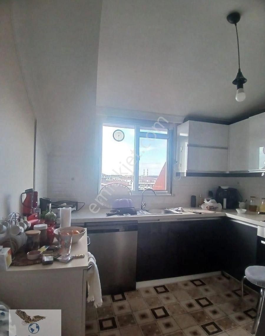 Müslüm Emlaktan Şükrübey Metrobüs Durağına Yürüme Mesafesinde Dublex - Görsel 11