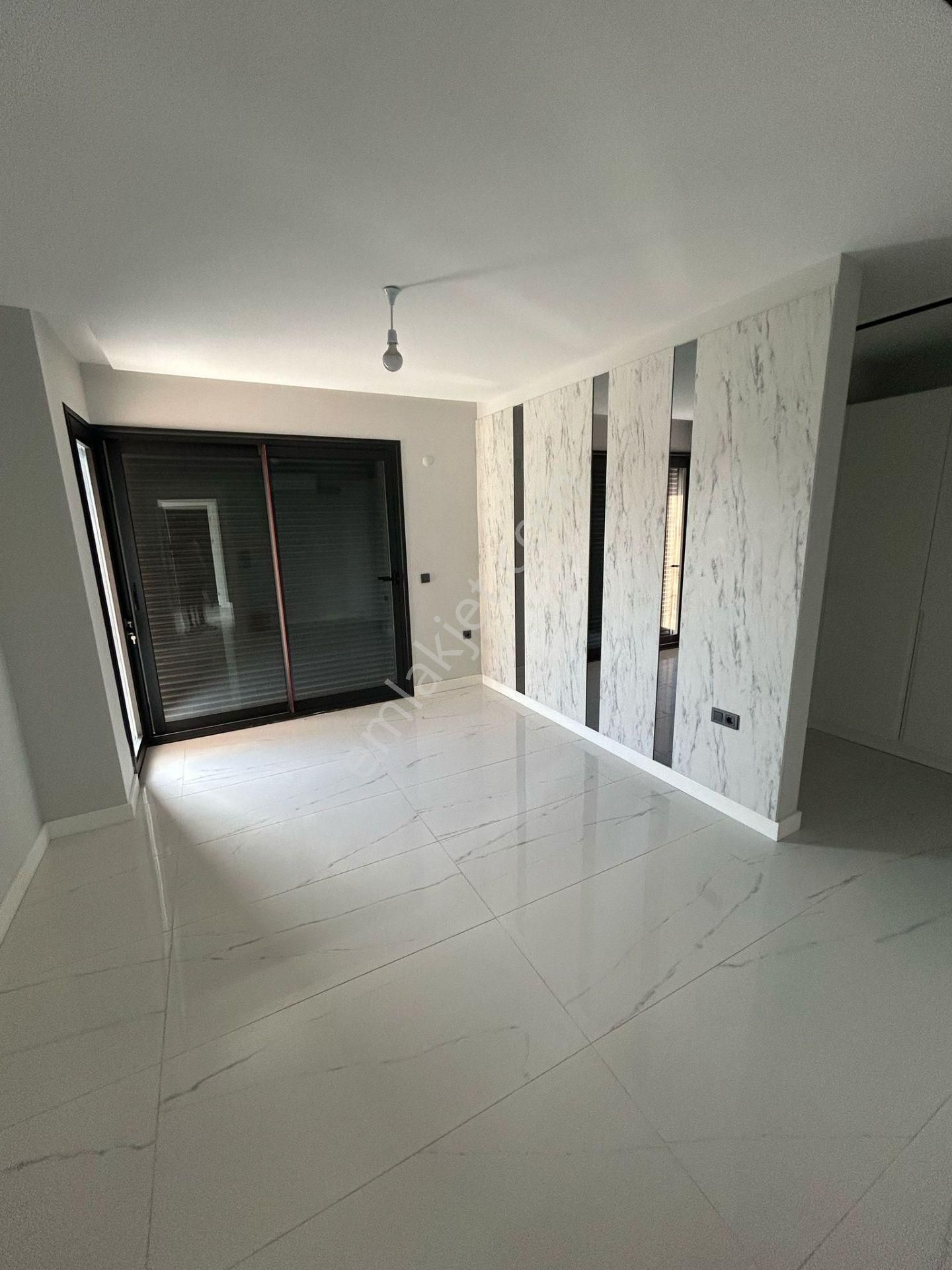 Kuşadası Avm Bölgesi Özel Havuzlu, Bahçeli, Otoparklı 4+1 Tek Müstakil - Görsel 9