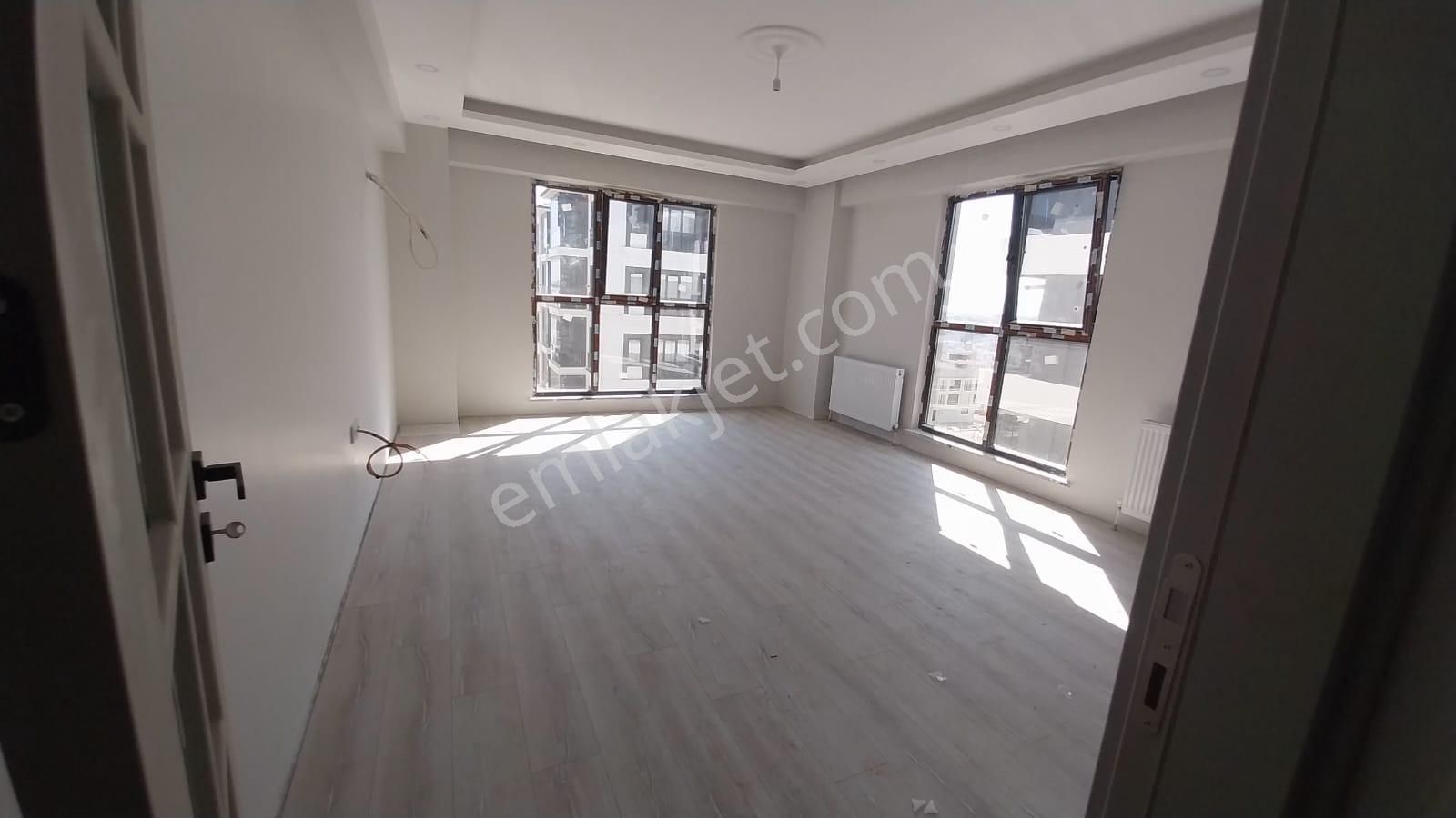 Ak Auto Gayrimenkul'den Atatürk Mahallesinde Satılık 3+1 Daire