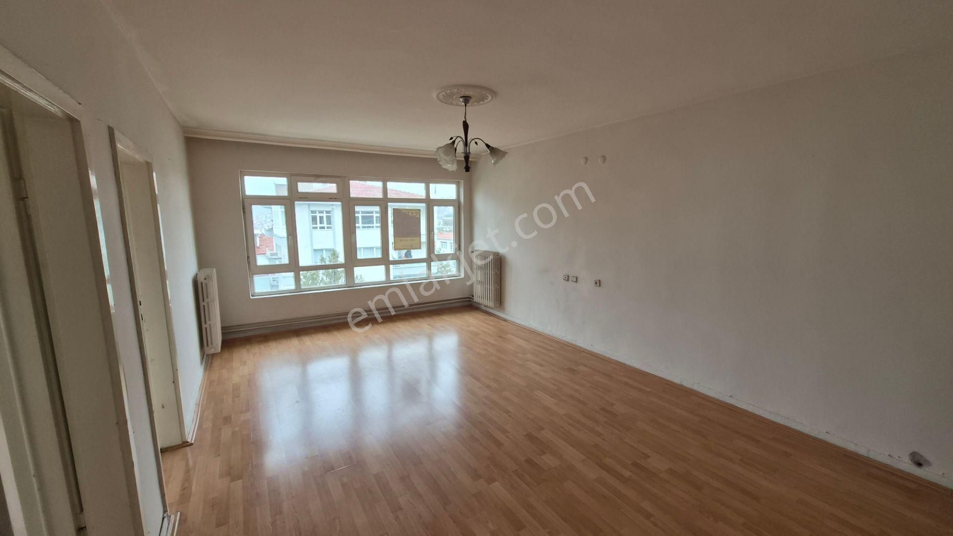 Kent Emlak'tan Abidin Paşada 3. Katta 3+1 Yapılı İskanlı Satılık Daire - Görsel 3