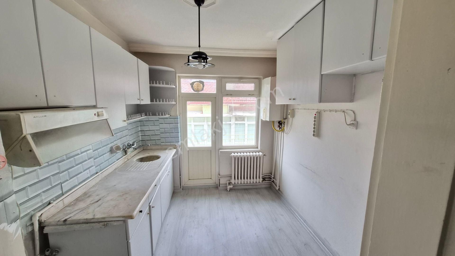 Kent Emlak'tan Abidin Paşada 3. Katta 3+1 Yapılı İskanlı Satılık Daire - Görsel 5