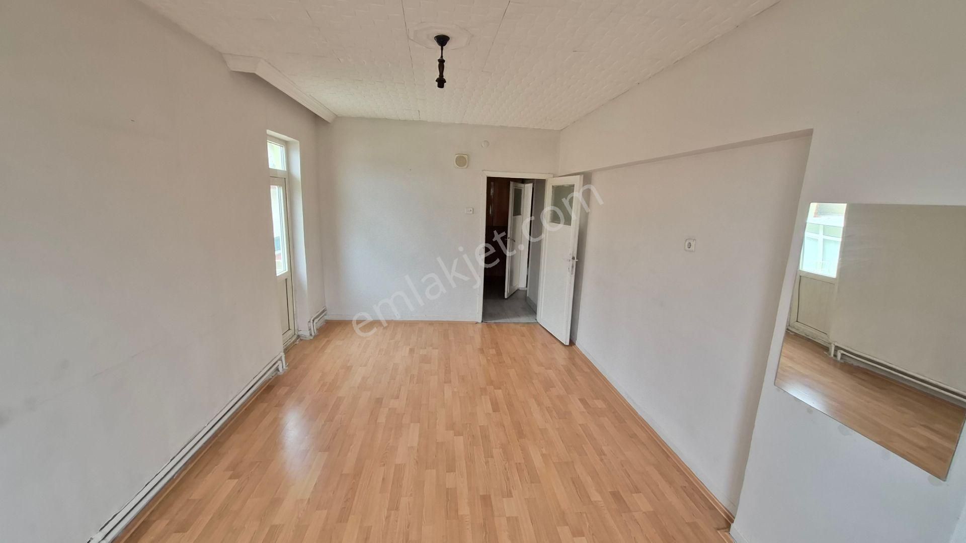 Kent Emlak'tan Abidin Paşada 3. Katta 3+1 Yapılı İskanlı Satılık Daire - Görsel 10