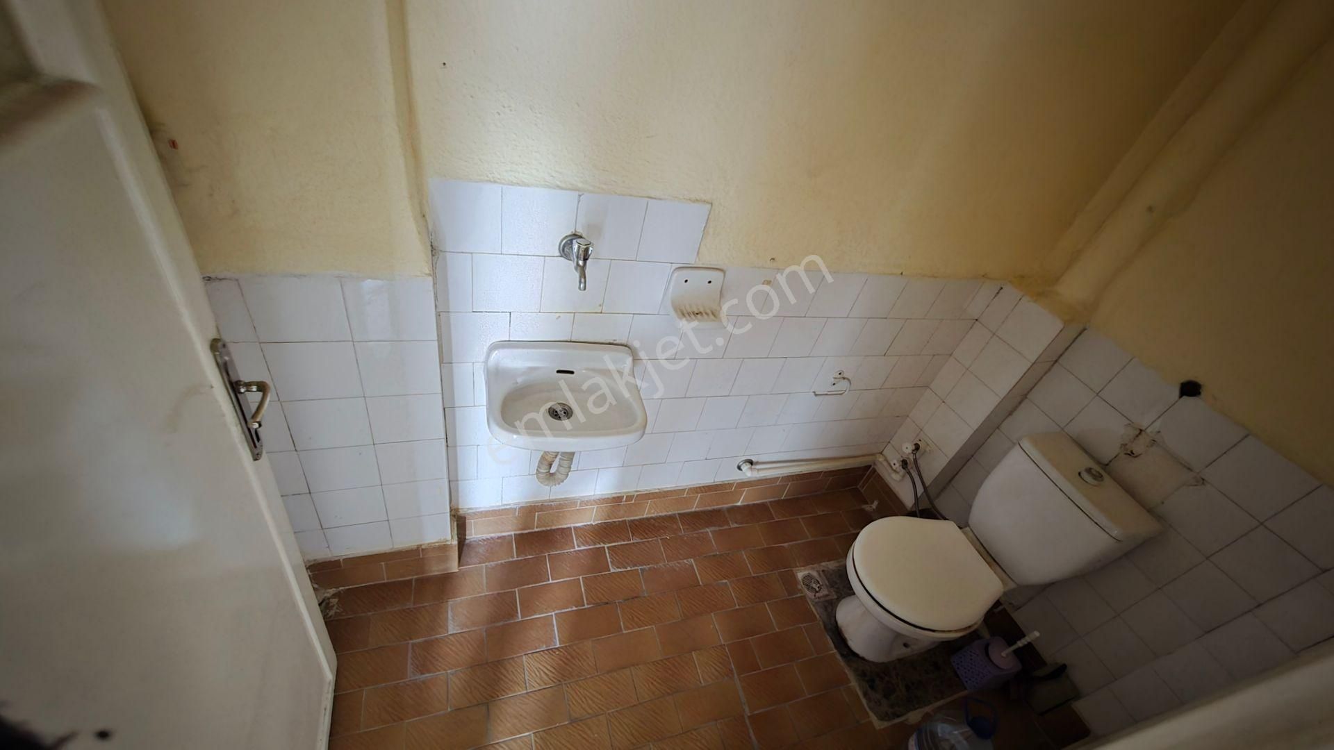 Kent Emlak'tan Abidin Paşada 3. Katta 3+1 Yapılı İskanlı Satılık Daire - Görsel 21