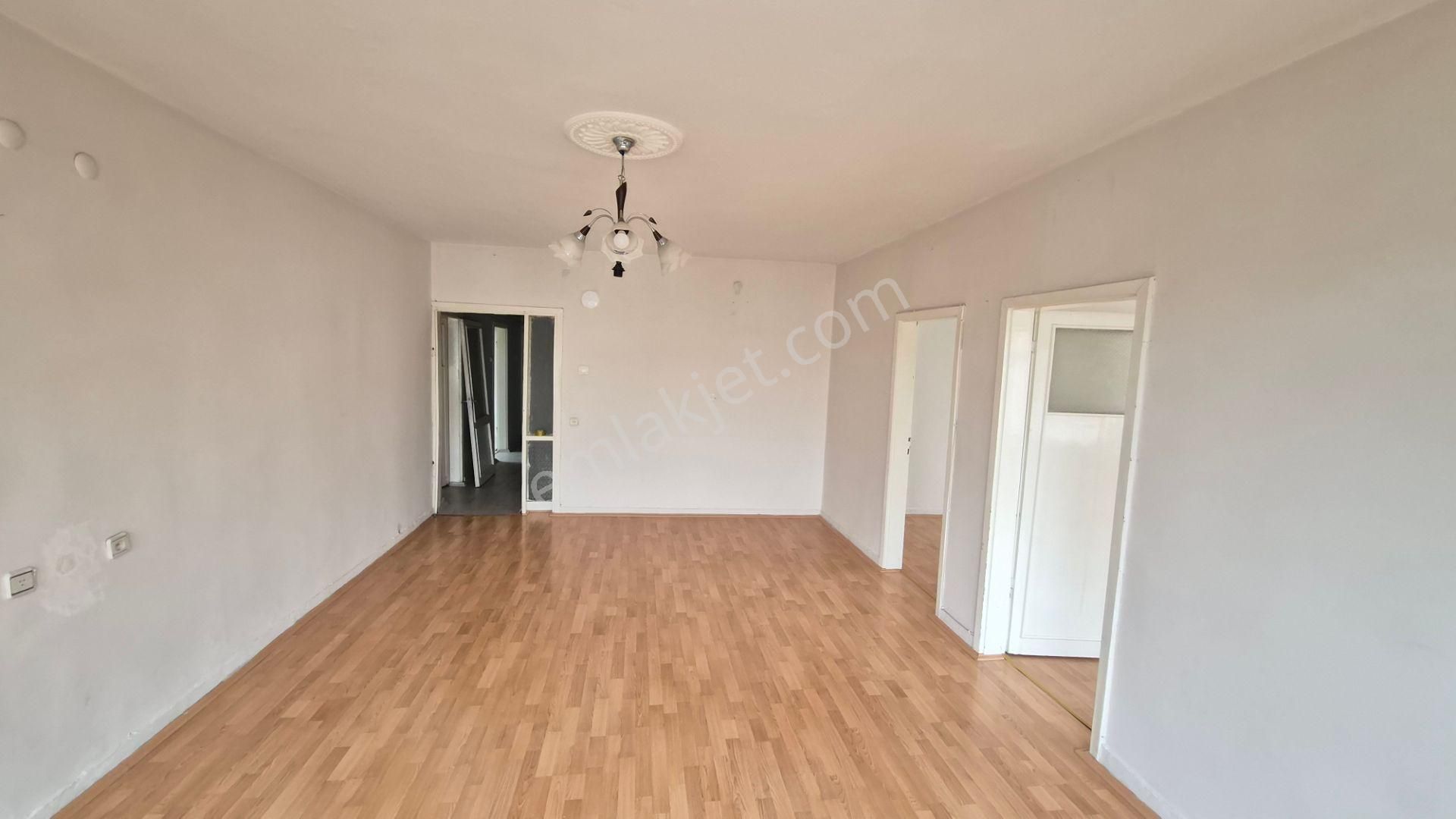 Kent Emlak'tan Abidin Paşada 3. Katta 3+1 Yapılı İskanlı Satılık Daire - Görsel 2