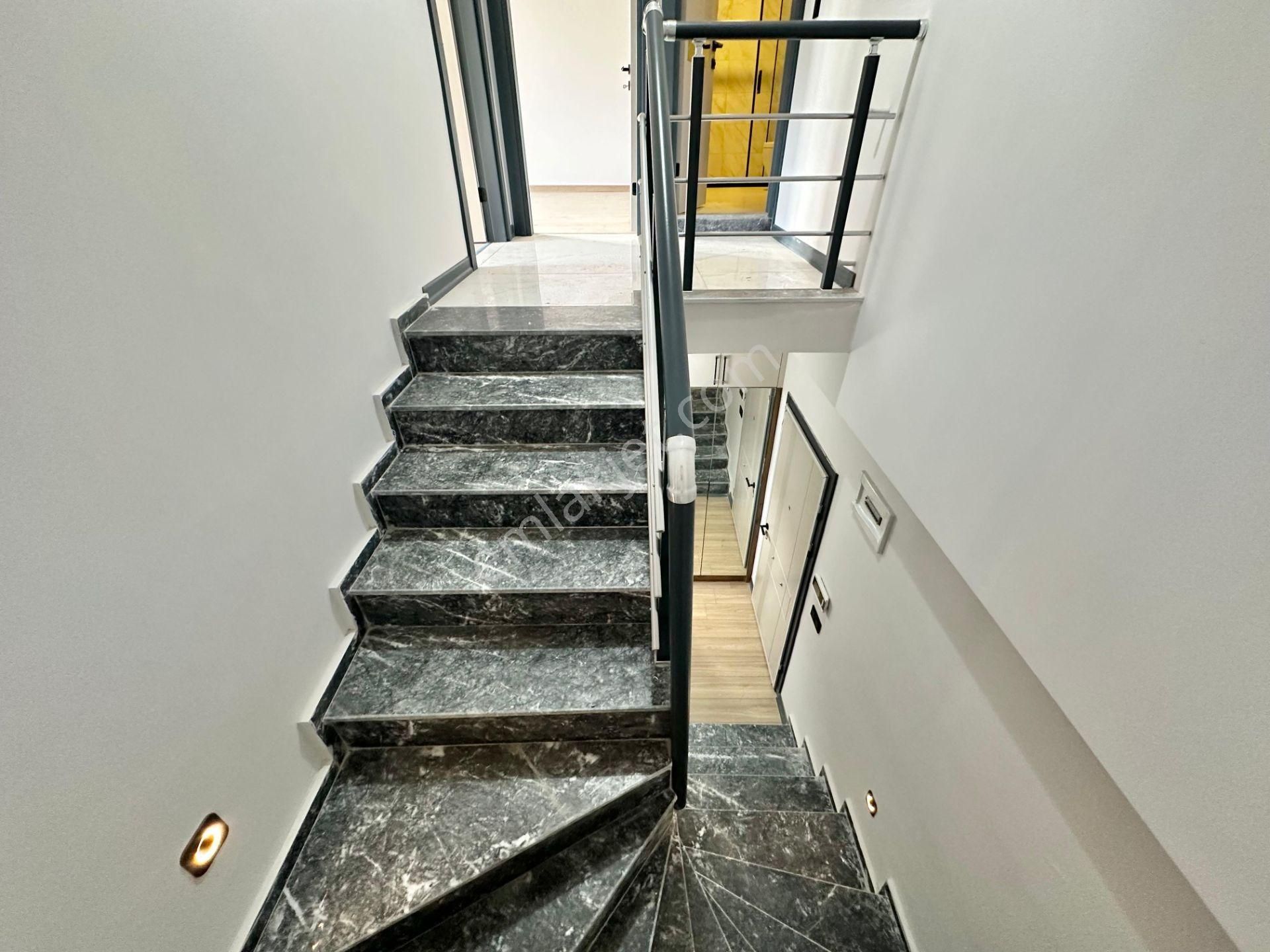 ꧁ay Emlaktan꧂akçay'da Ayrı Mutfak Asansörlü Denize Yakın Satılık 2+1 Dubleks Daire - Görsel 33