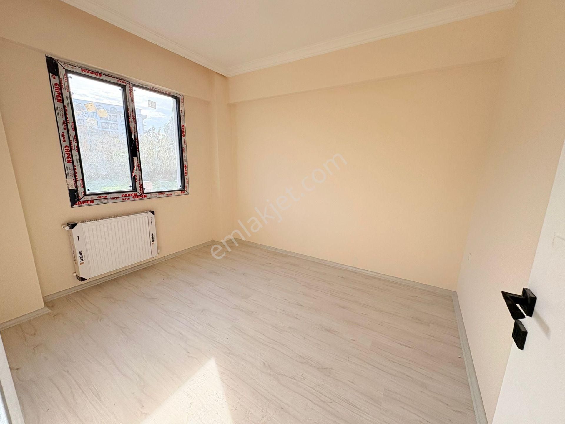 Seyrek Merkezi Konumda Bahçeli Satılık 1+1 Daire - Görsel 6