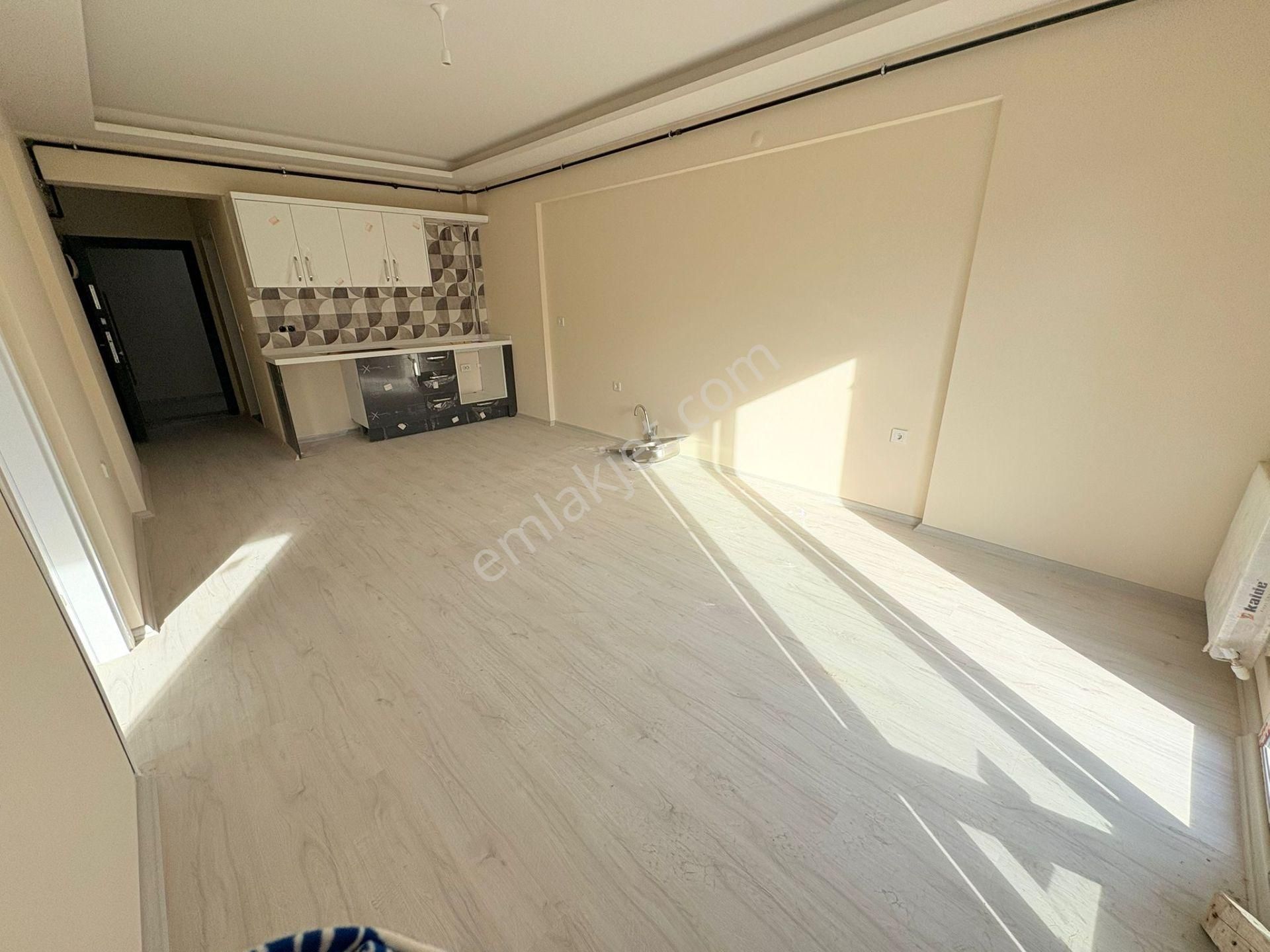 Seyrek Merkezi Konumda Bahçeli Satılık 1+1 Daire - Görsel 5