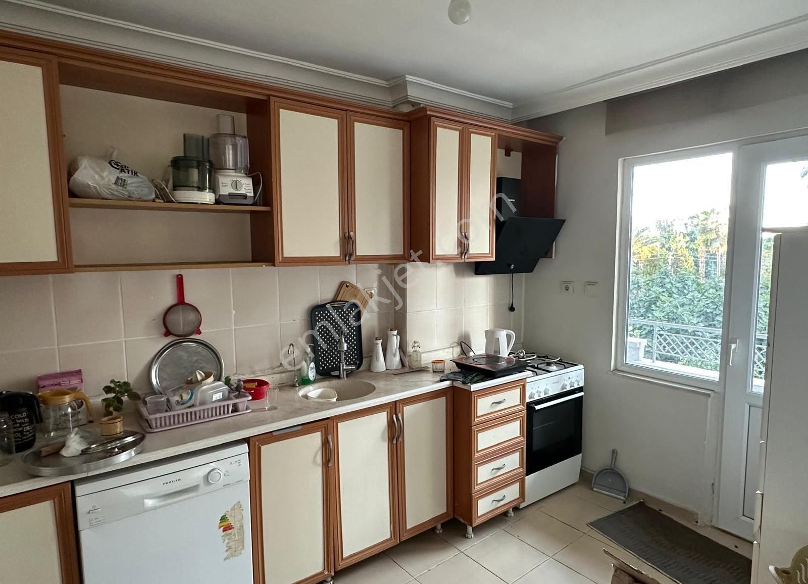 Denize Komşu Lokasyonda, Havuzlu Sitede Geniş Ve Ferah 3+1 Daire - Görsel 2