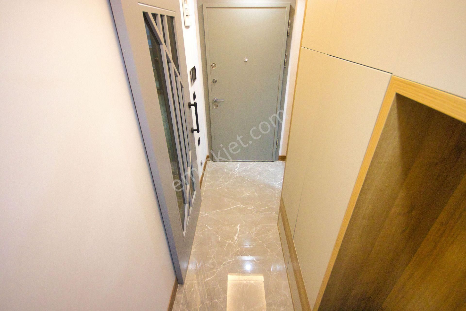 🛑🛑aktiften Akçay'da Satılık Modern Mimarinin Eşsiz Çizgiler İle Buluştuğu 1+1daire - Görsel 24