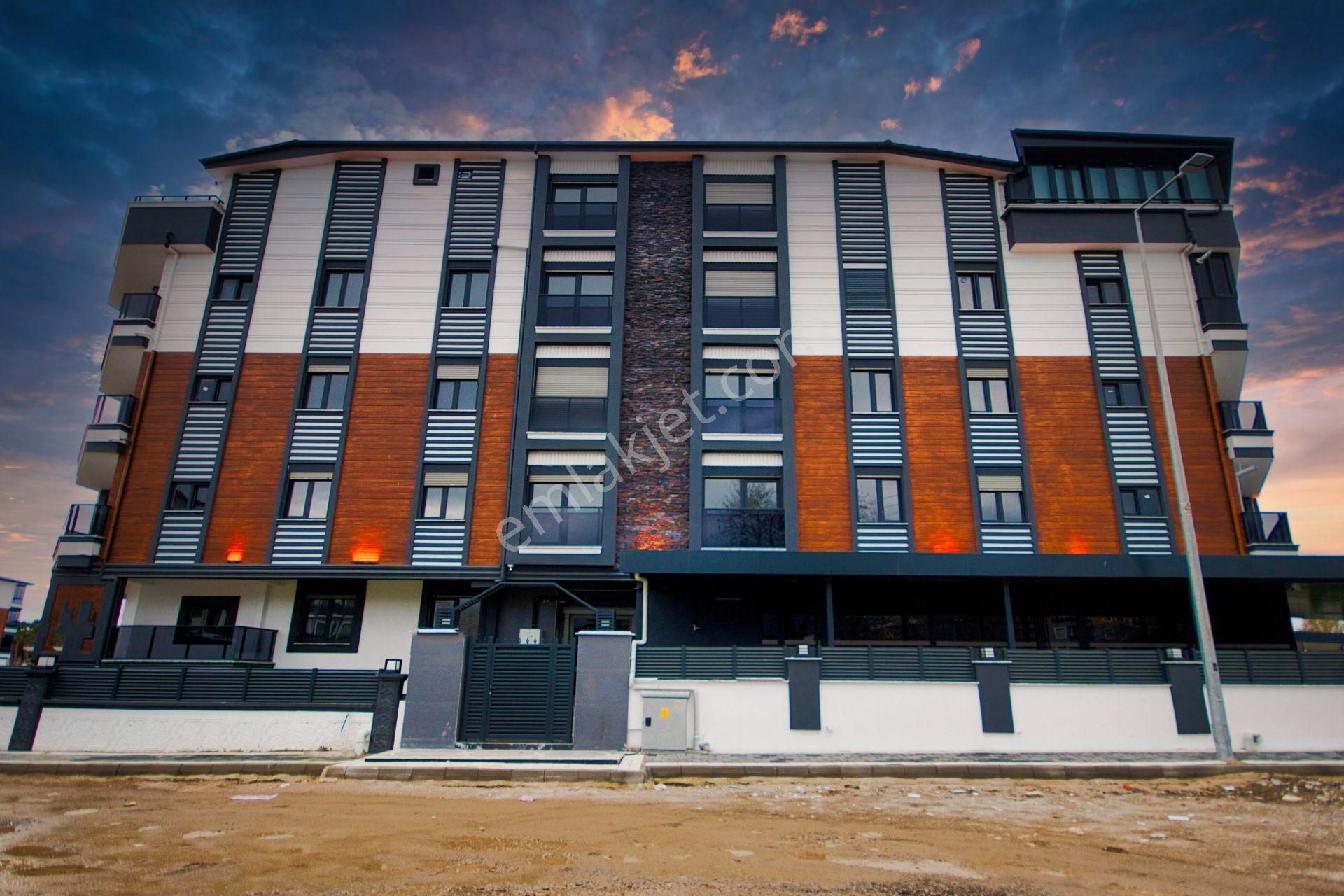 🛑🛑aktiften Akçay'da Satılık Modern Mimarinin Eşsiz Çizgiler İle Buluştuğu 1+1daire - Görsel 31