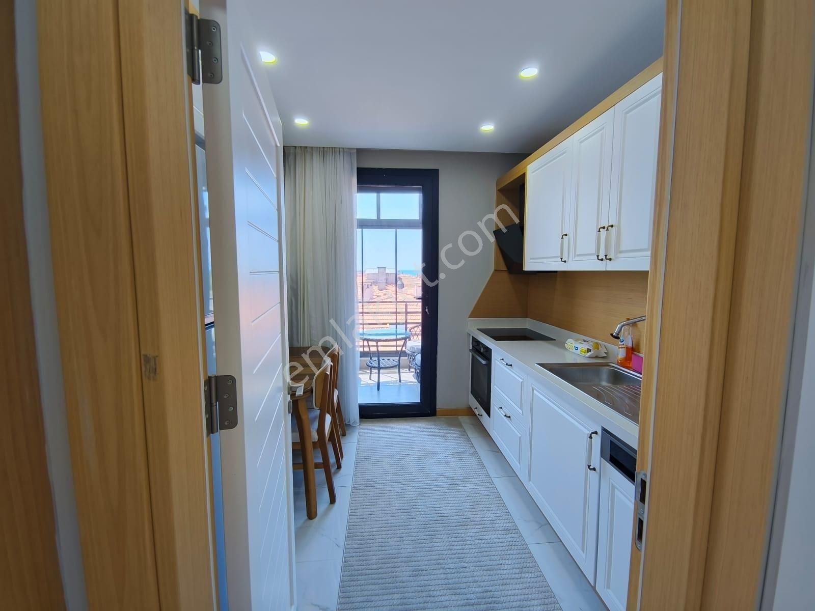 Rw Nefes'ten Deniz Manzaralı Eşyalı 1+1 Kapalı Mutfak Daire - Görsel 24