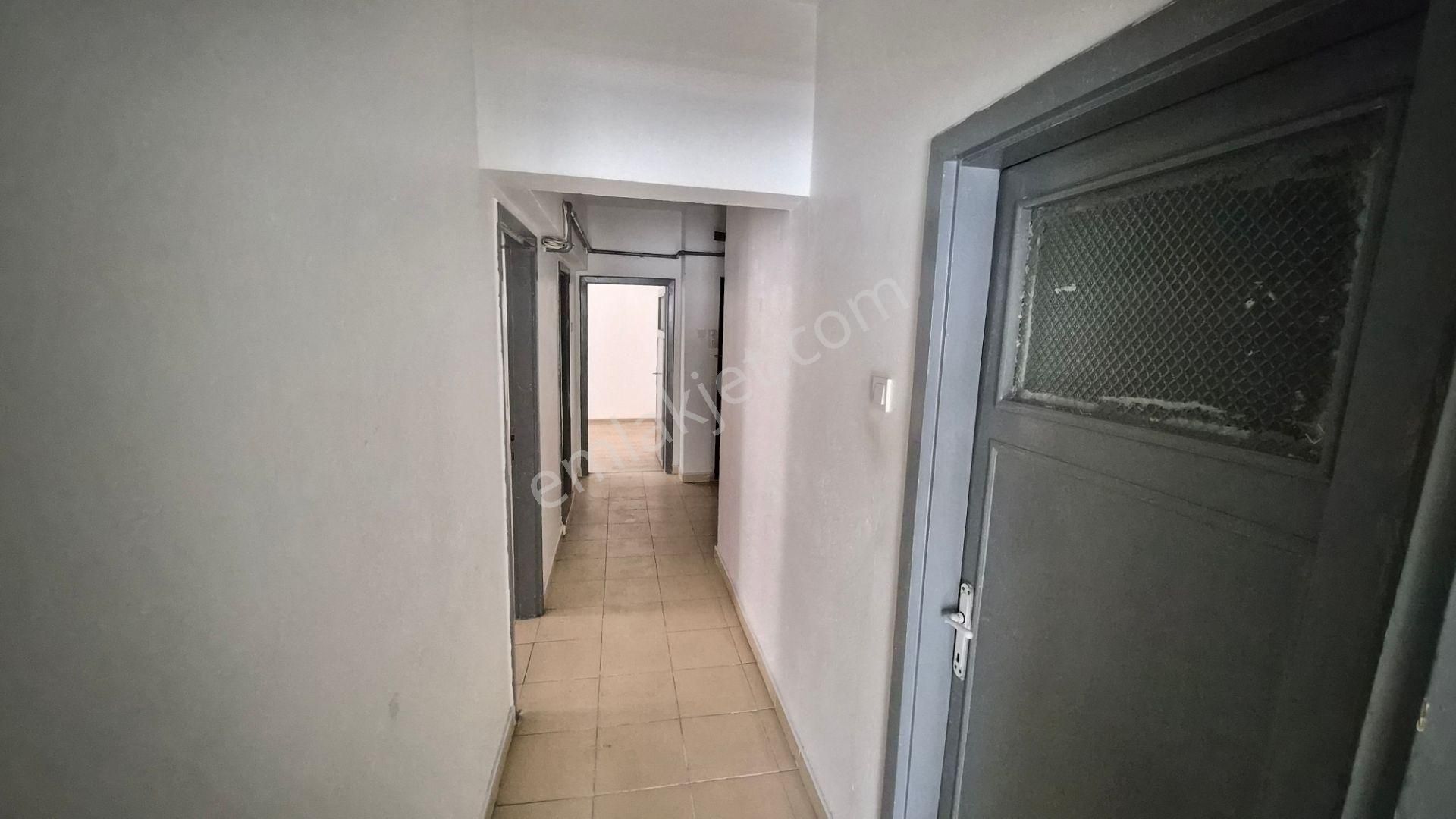 Kent Emlak'tan Abidin Paşada 1. Katta 2+1 Yapılı Kiralık Daire - Görsel 5