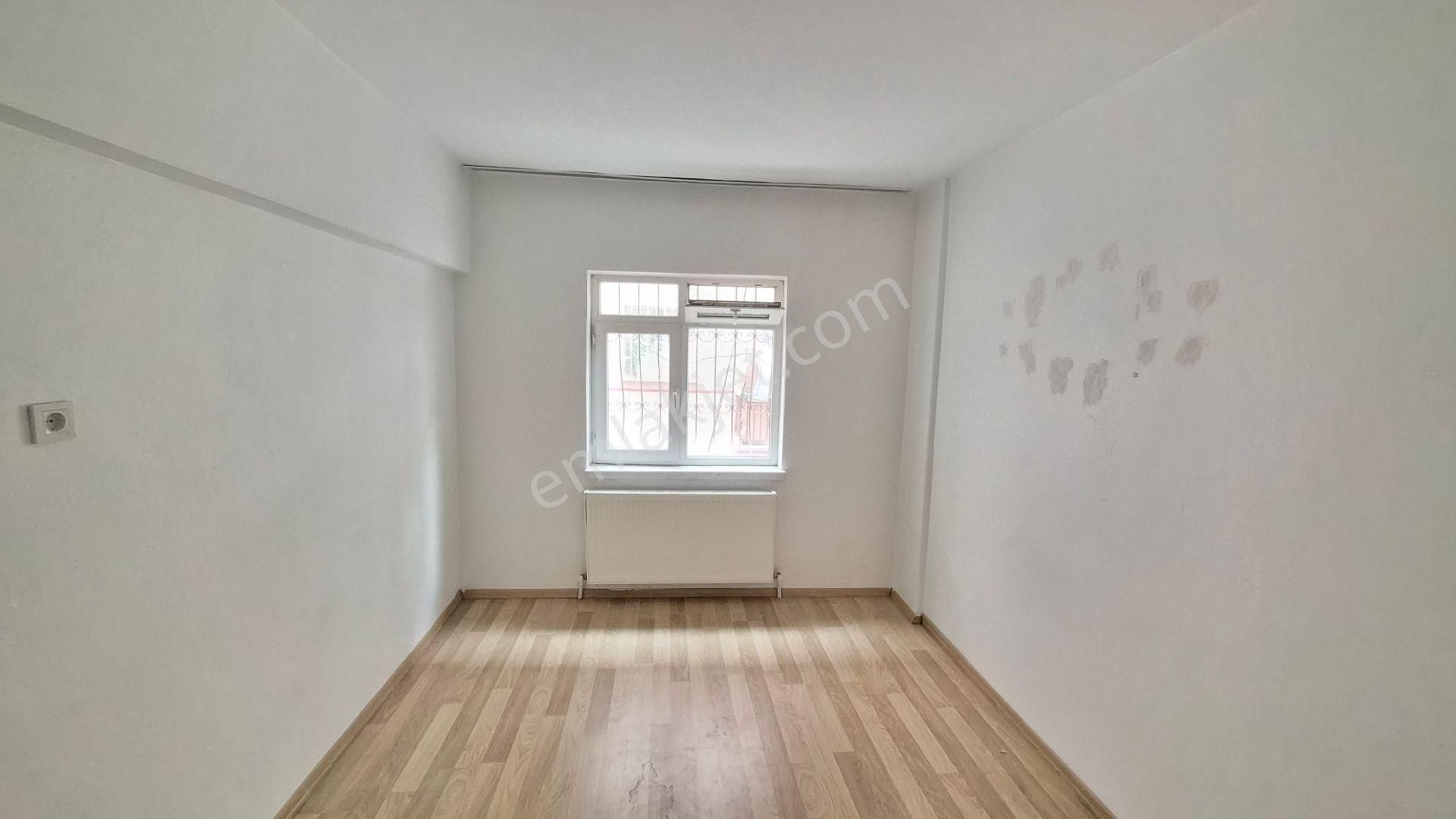 Kent Emlak'tan Abidin Paşada 1. Katta 2+1 Yapılı Kiralık Daire - Görsel 10