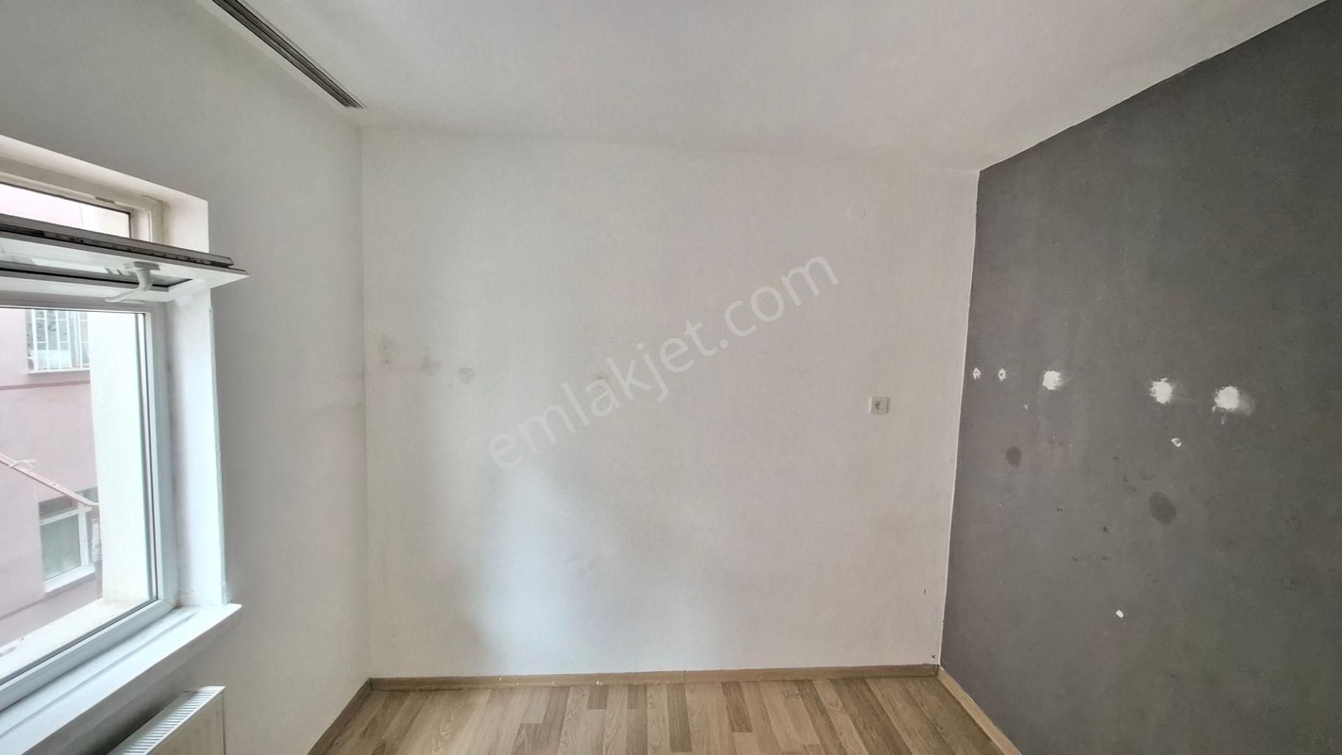 Kent Emlak'tan Abidin Paşada 1. Katta 2+1 Yapılı Kiralık Daire - Görsel 18