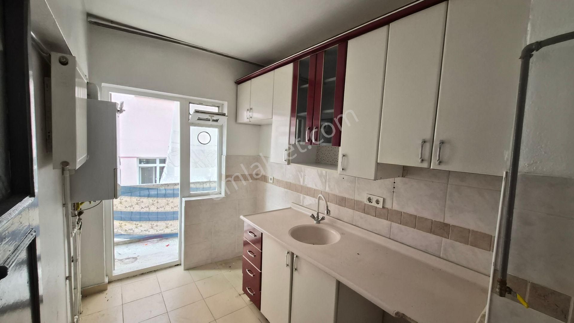 Kent Emlak'tan Abidin Paşada 1. Katta 2+1 Yapılı Kiralık Daire - Görsel 8