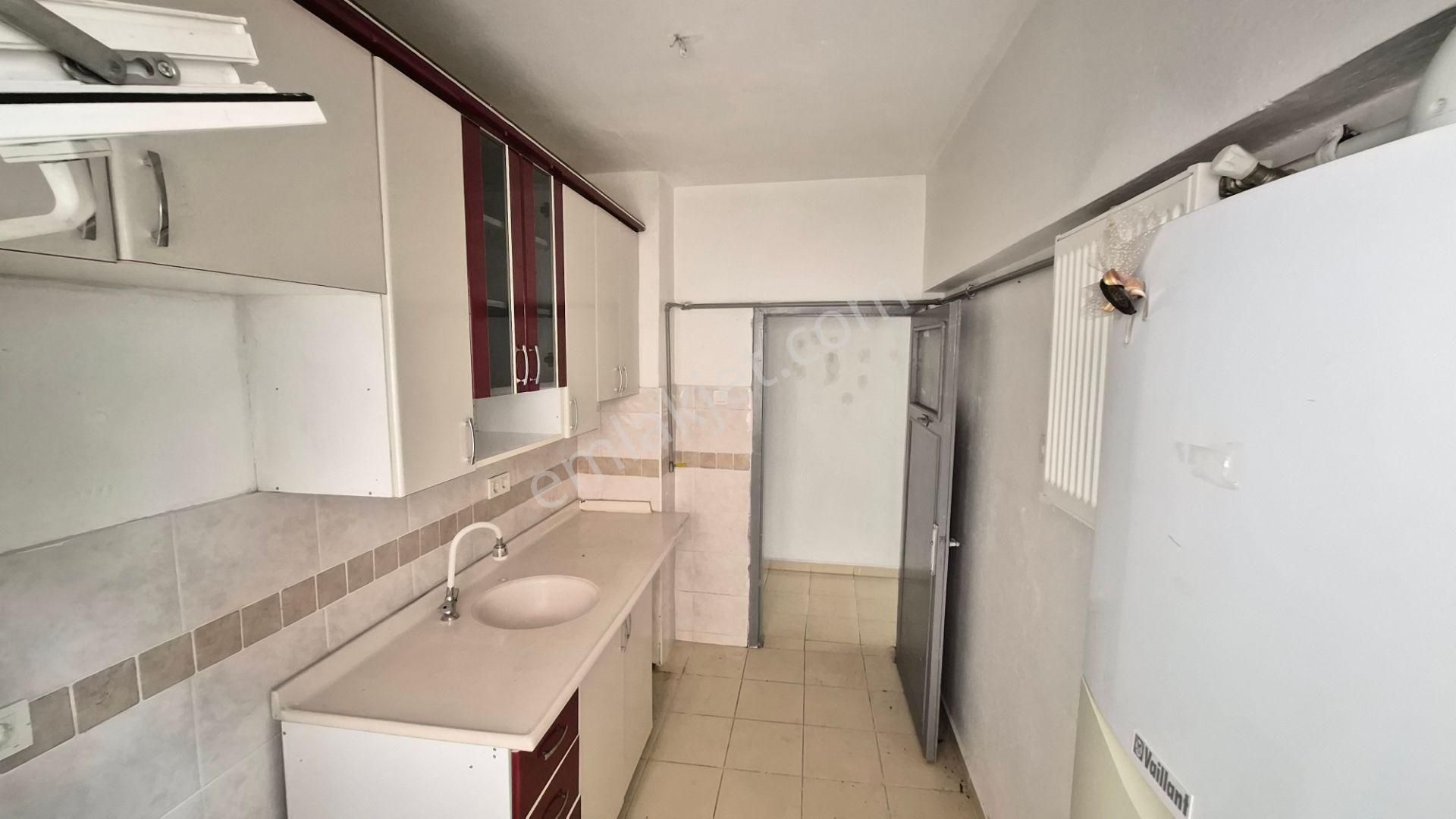Kent Emlak'tan Abidin Paşada 1. Katta 2+1 Yapılı Kiralık Daire - Görsel 7
