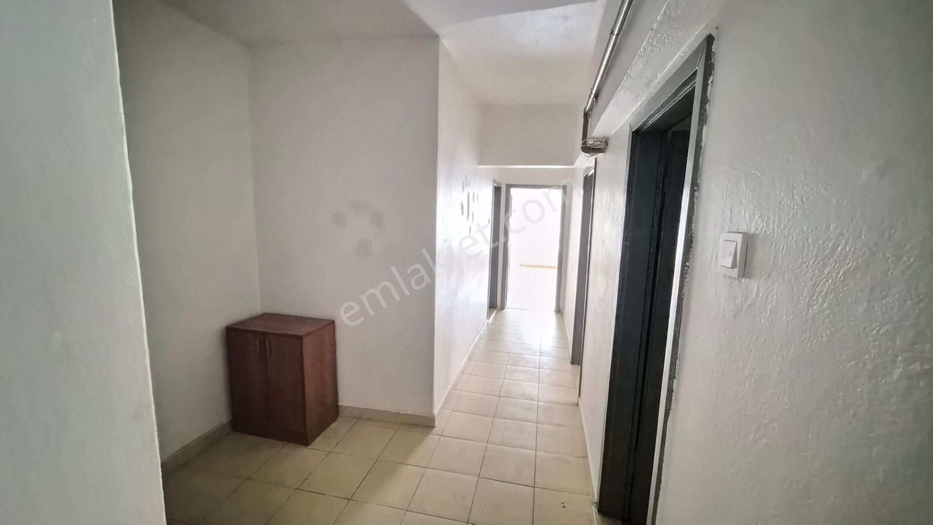 Kent Emlak'tan Abidin Paşada 1. Katta 2+1 Yapılı Kiralık Daire - Görsel 12