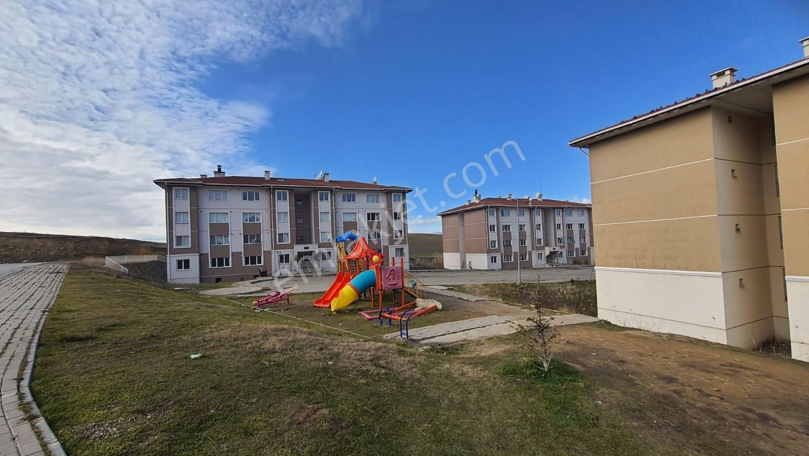 Temelli'de Toki Evlerinde Araç Takaslı Tapulu 1+1 Satılık Daire - Görsel 16