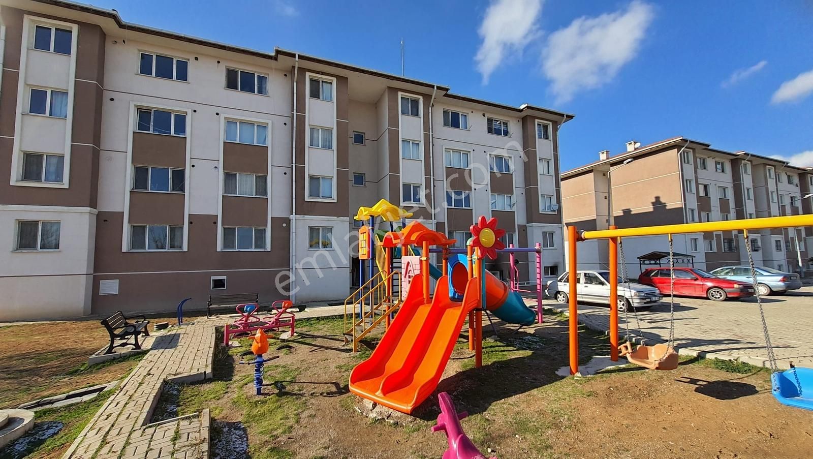 Temelli'de Toki Evlerinde Araç Takaslı Tapulu 1+1 Satılık Daire