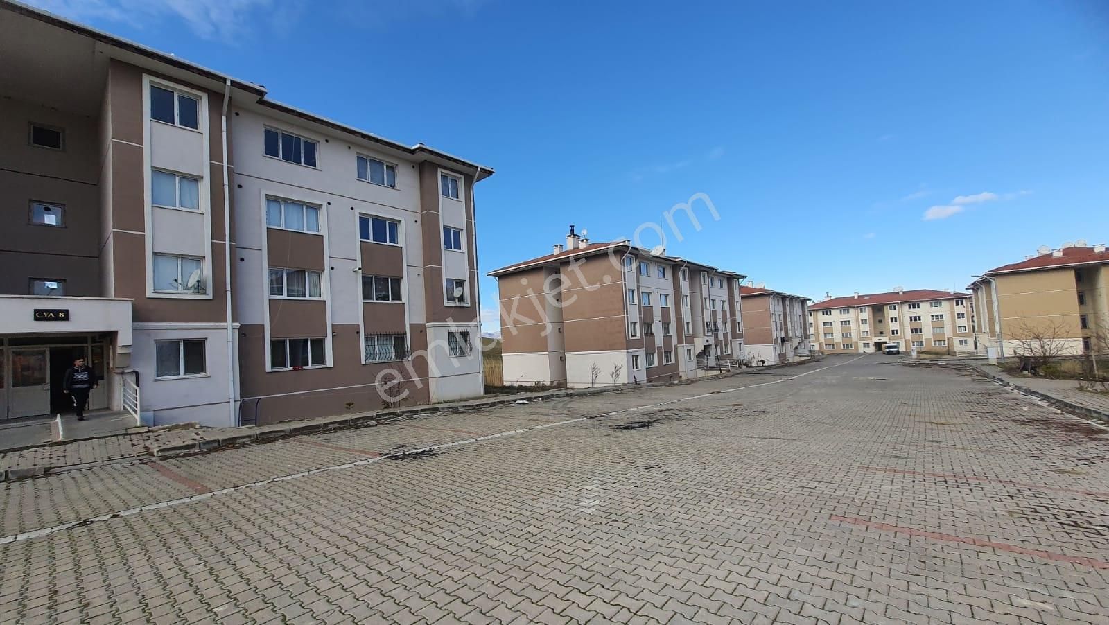 Temelli'de Toki Evlerinde Araç Takaslı Tapulu 1+1 Satılık Daire - Görsel 9