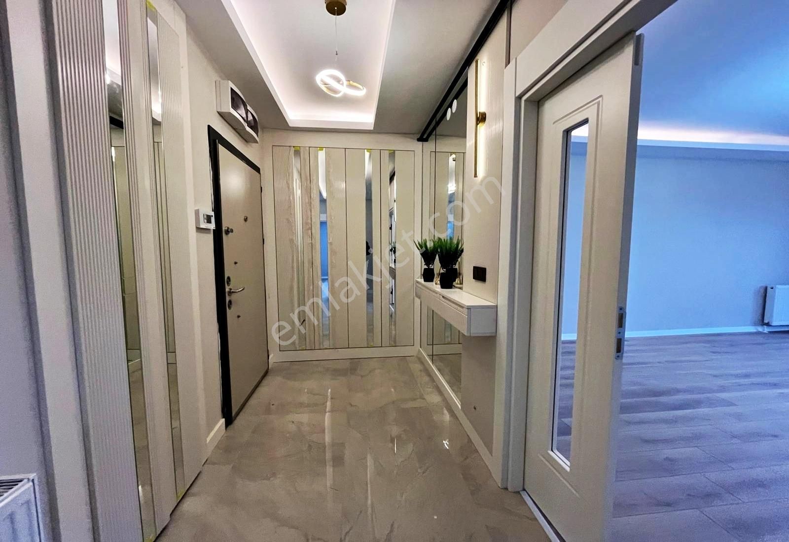 Yenikent Emlak'tan Ultra Lüks Anahtar Teslim Daire - Görsel 31