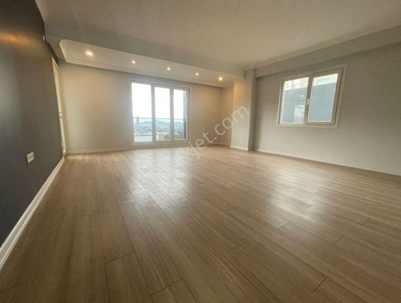 Mertcan Dan Kartal Metroya Yürüme 3+1 Ebeveyn Banyolu Lüks Daire