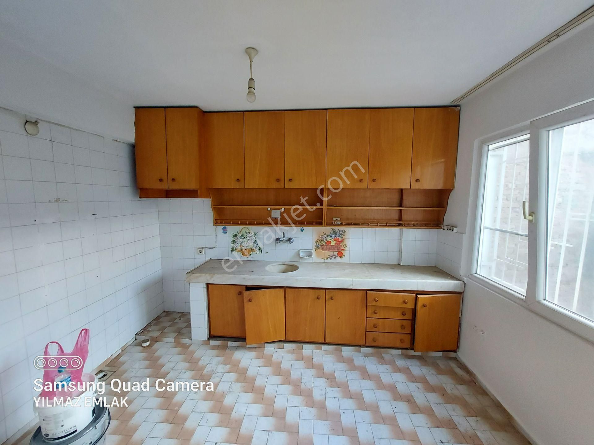 511 Şirinevler Mahallesinde Satılık 3+1 Yüksek Giriş Daire