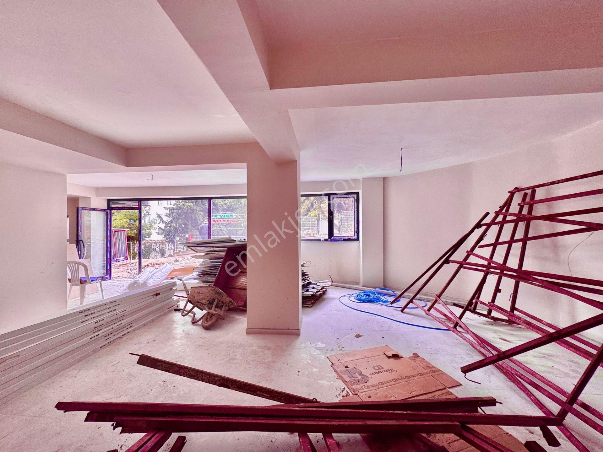 Goldhouse Dan Satılık Gençosman Da Depolu Giriş Dükkan