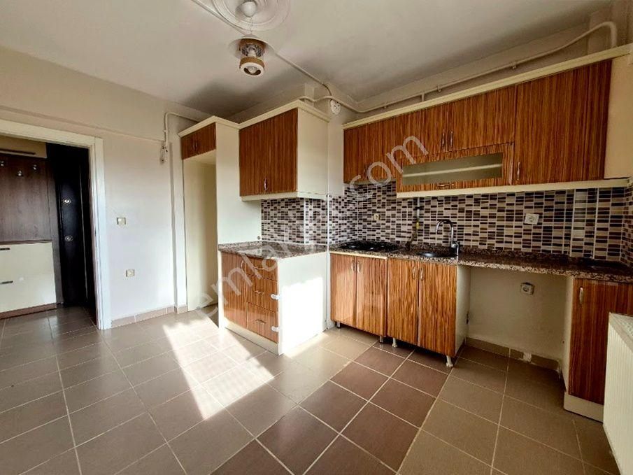 Adapazarı Camili Mahallesinde Kiralık 3+1 Daire - Görsel 5