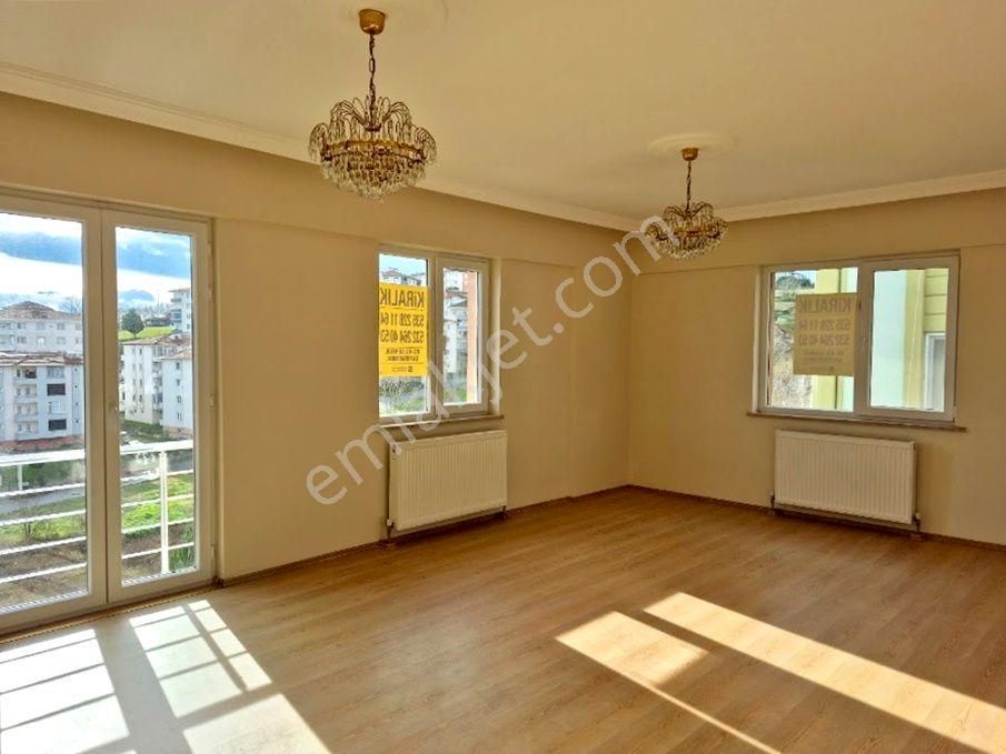 Adapazarı Camili Mahallesinde Kiralık 3+1 Daire - Görsel 9