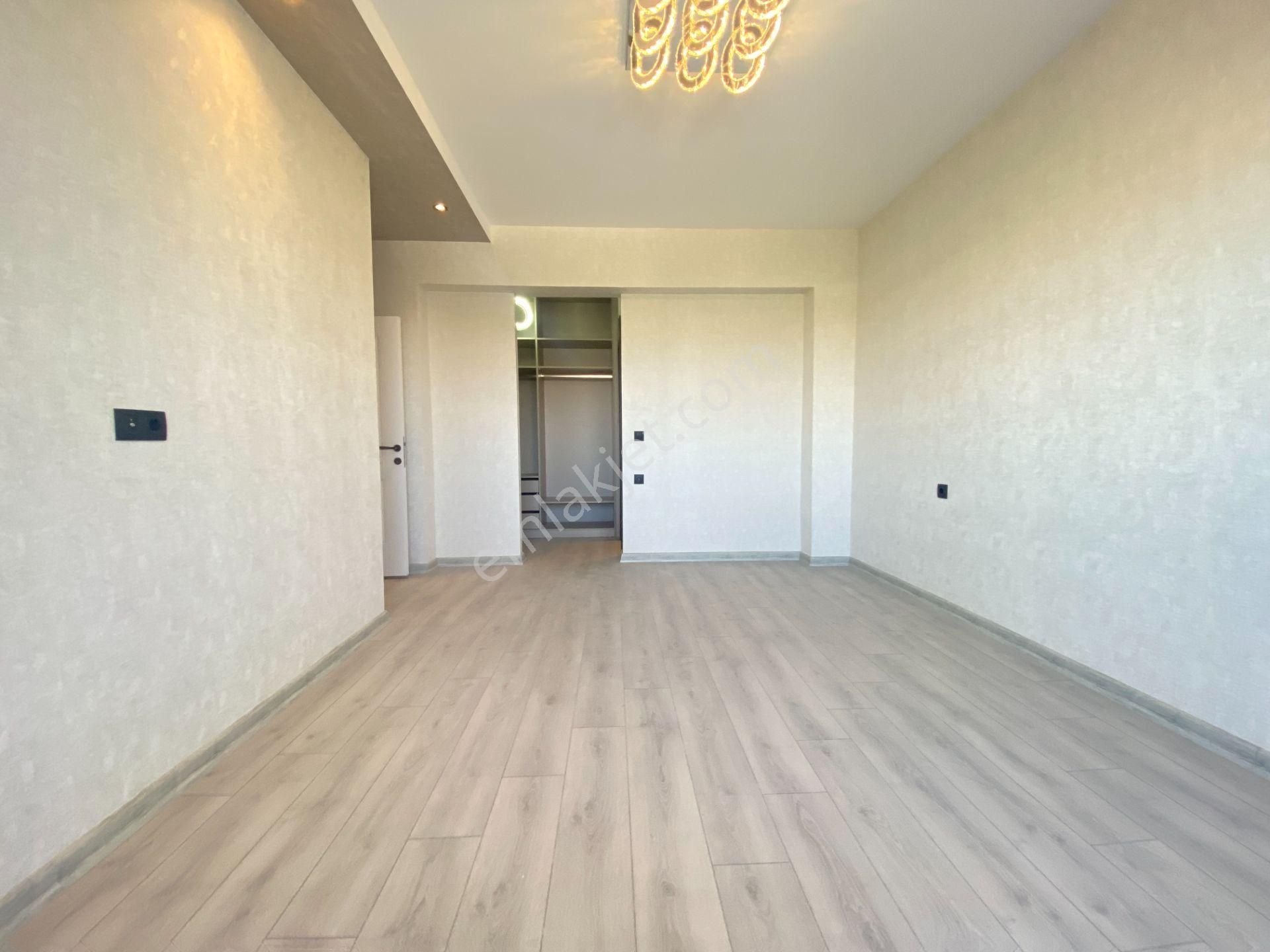 Gökçe Emlak'tan Sarayda Kaymakamlık Yakını Sitede Sıfır Geniş Daire - Görsel 18