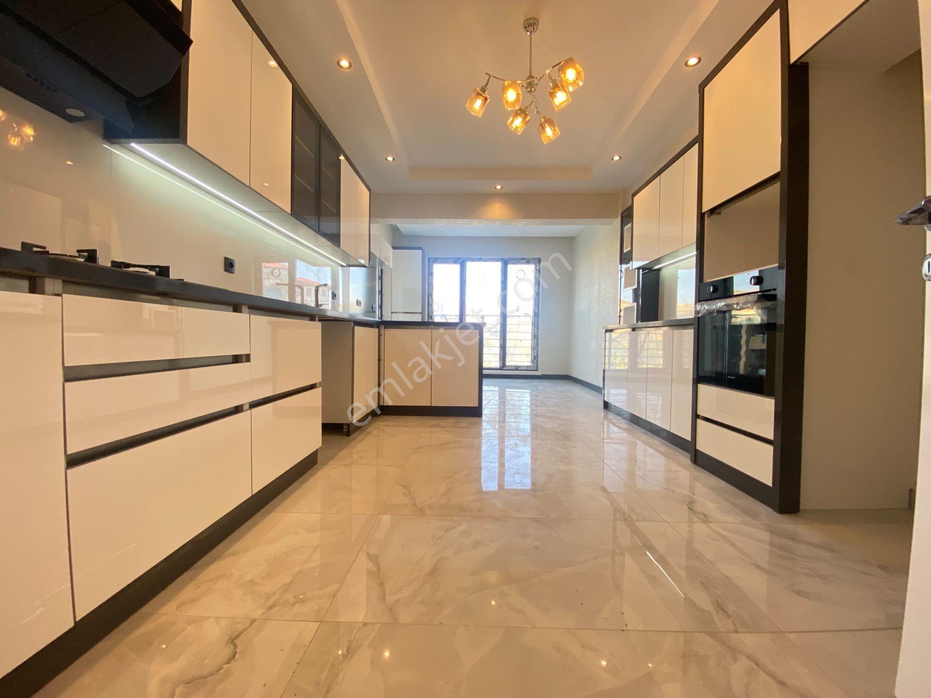 Gökçe Emlak'tan Sarayda Kaymakamlık Yakını Sitede Sıfır Geniş Daire - Görsel 9