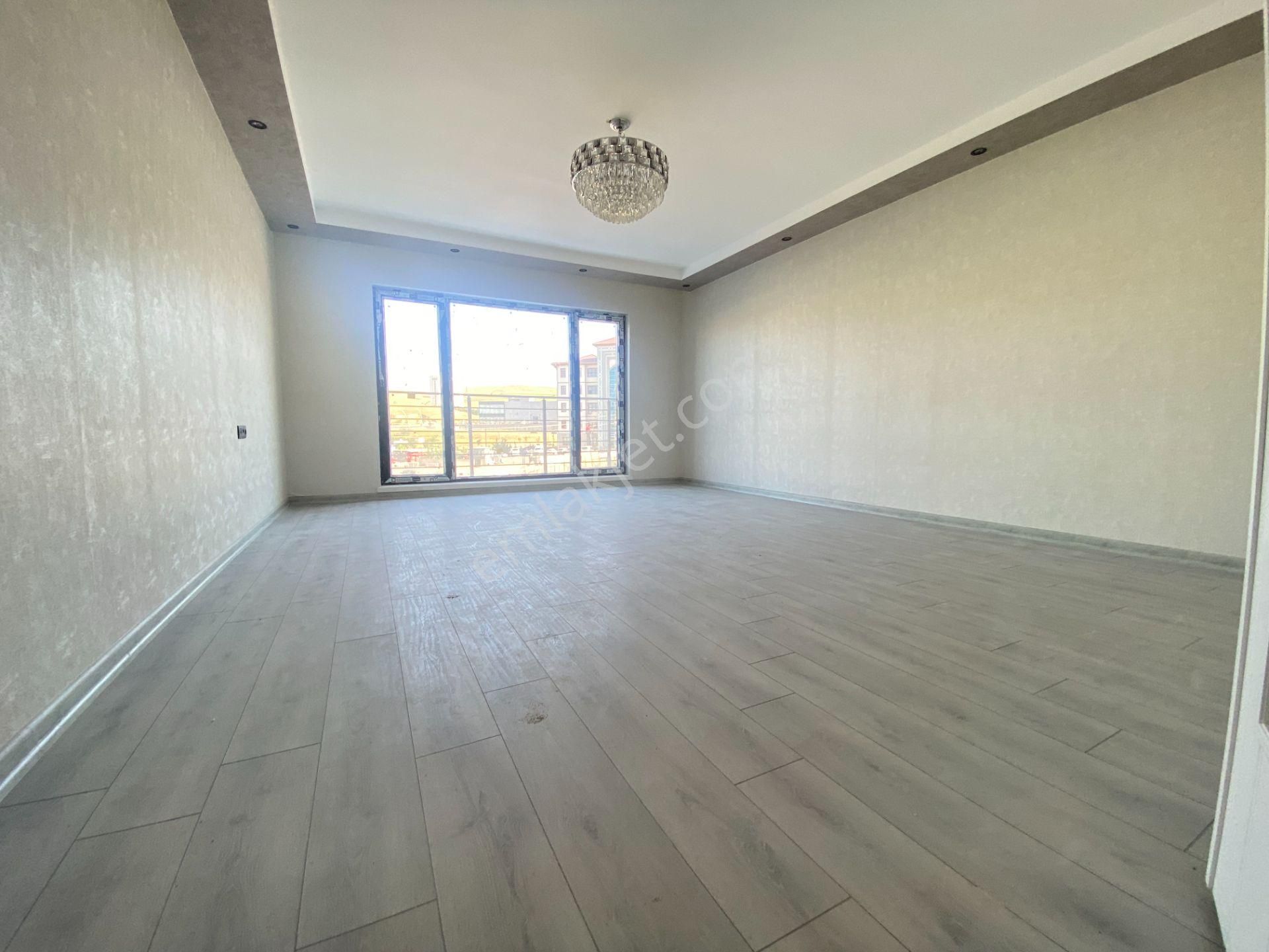 Gökçe Emlak'tan Sarayda Kaymakamlık Yakını Sitede Sıfır Geniş Daire - Görsel 26