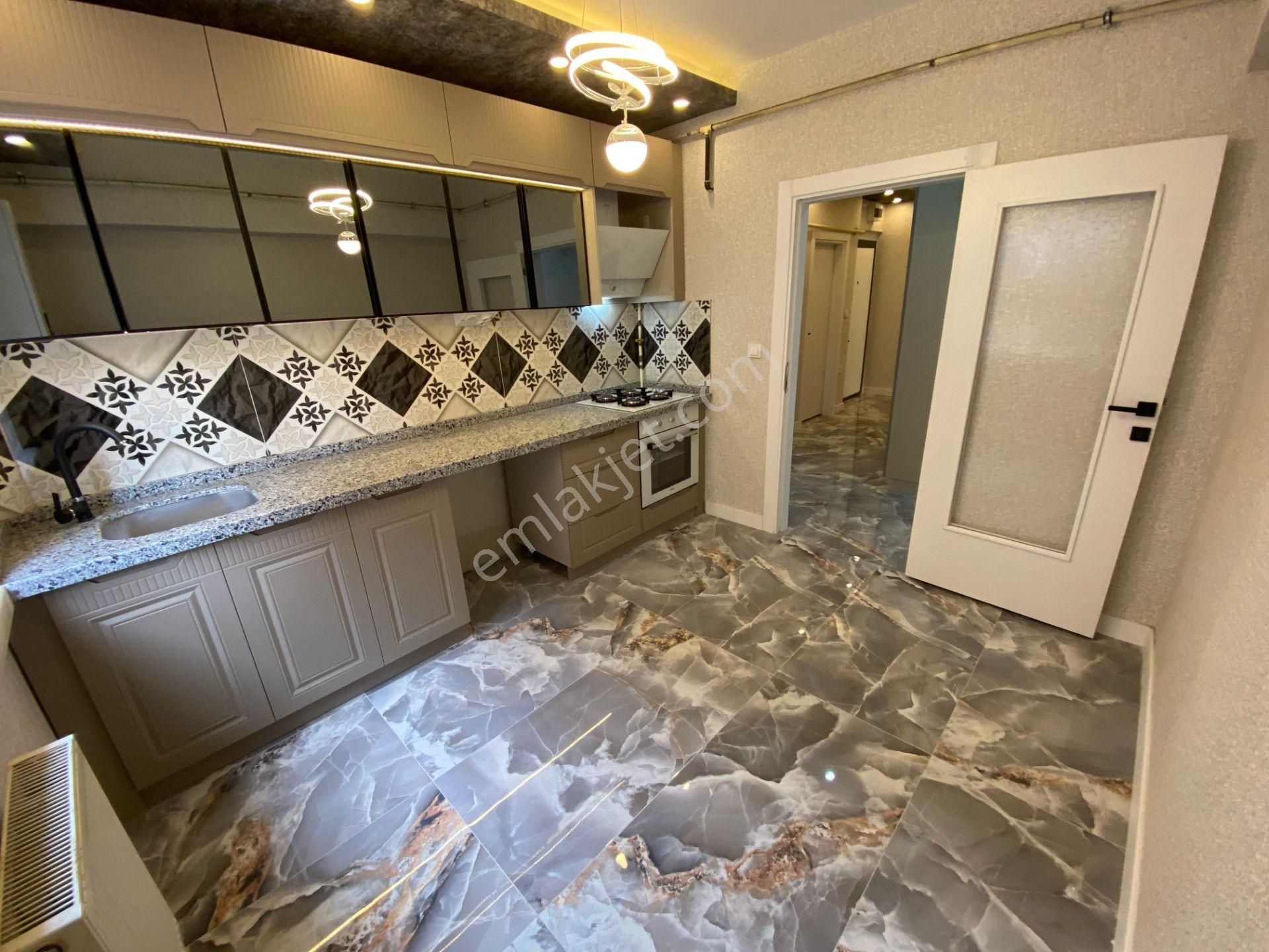 Fatih Cadde Üzeri Bağımsız 3+1 Orta Kat Geniş Şahane Daire - Görsel 4