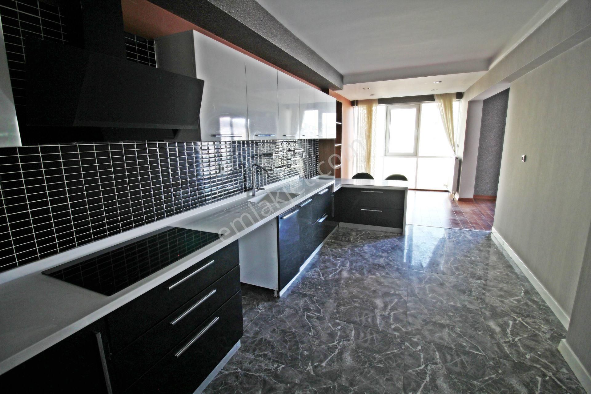 Nev Bağlıca Sitesinde Ara Kat Ön Cephe Peyzaj Manzaralı 4+1 Daire - Görsel 2