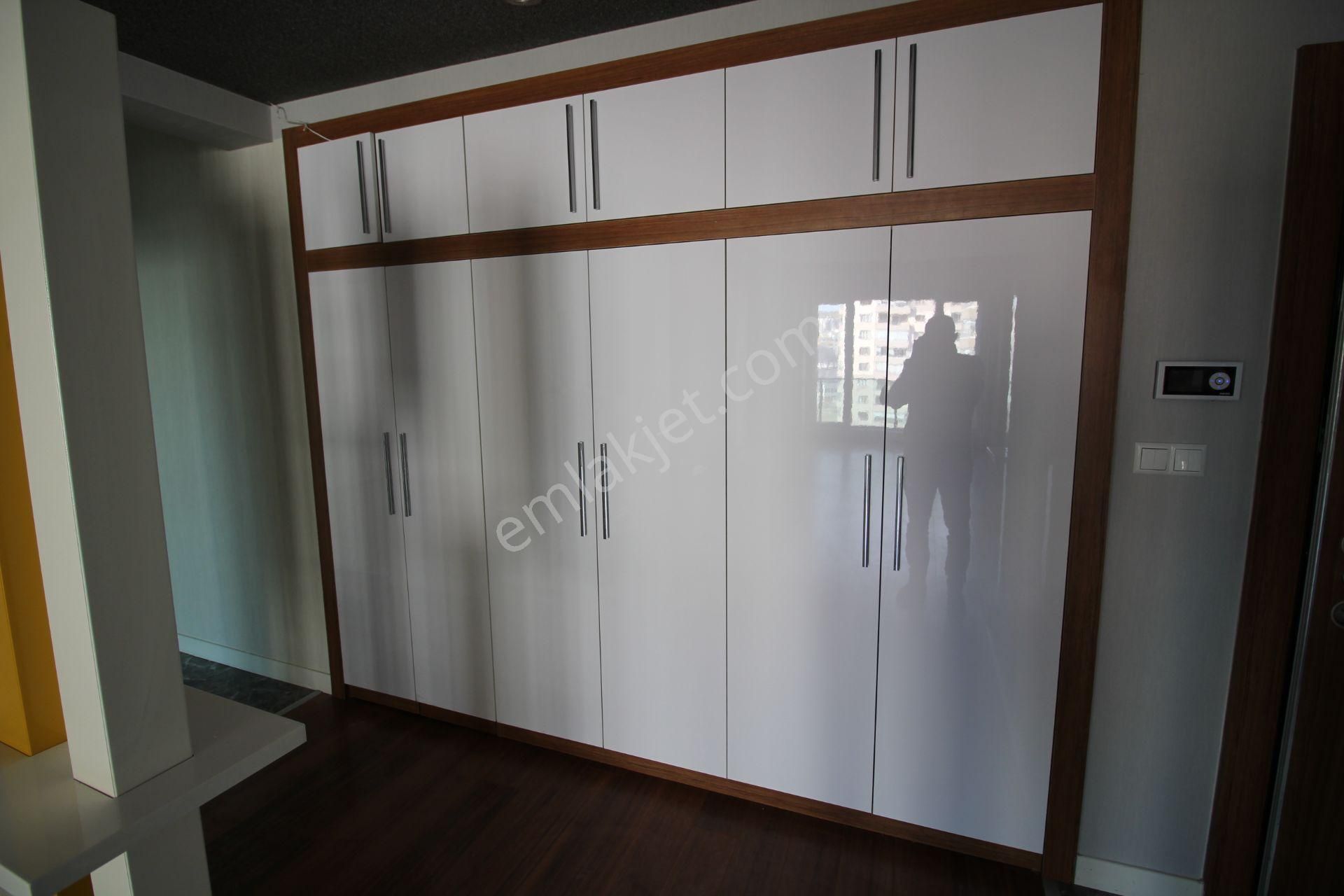 Nev Bağlıca Sitesinde Ara Kat Ön Cephe Peyzaj Manzaralı 4+1 Daire - Görsel 12