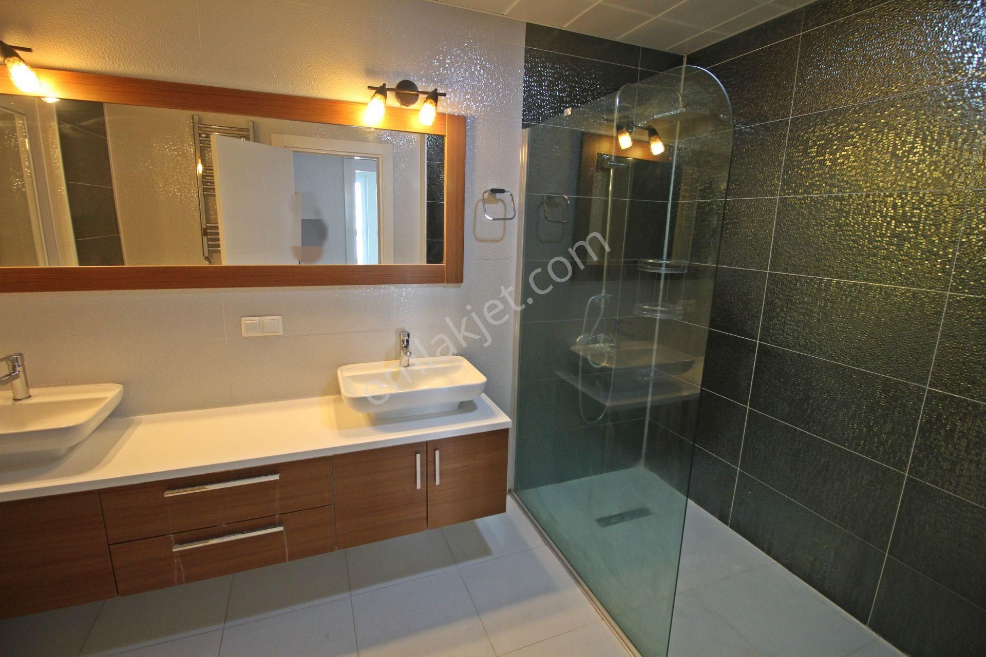 Nev Bağlıca Sitesinde Ara Kat Ön Cephe Peyzaj Manzaralı 4+1 Daire - Görsel 16