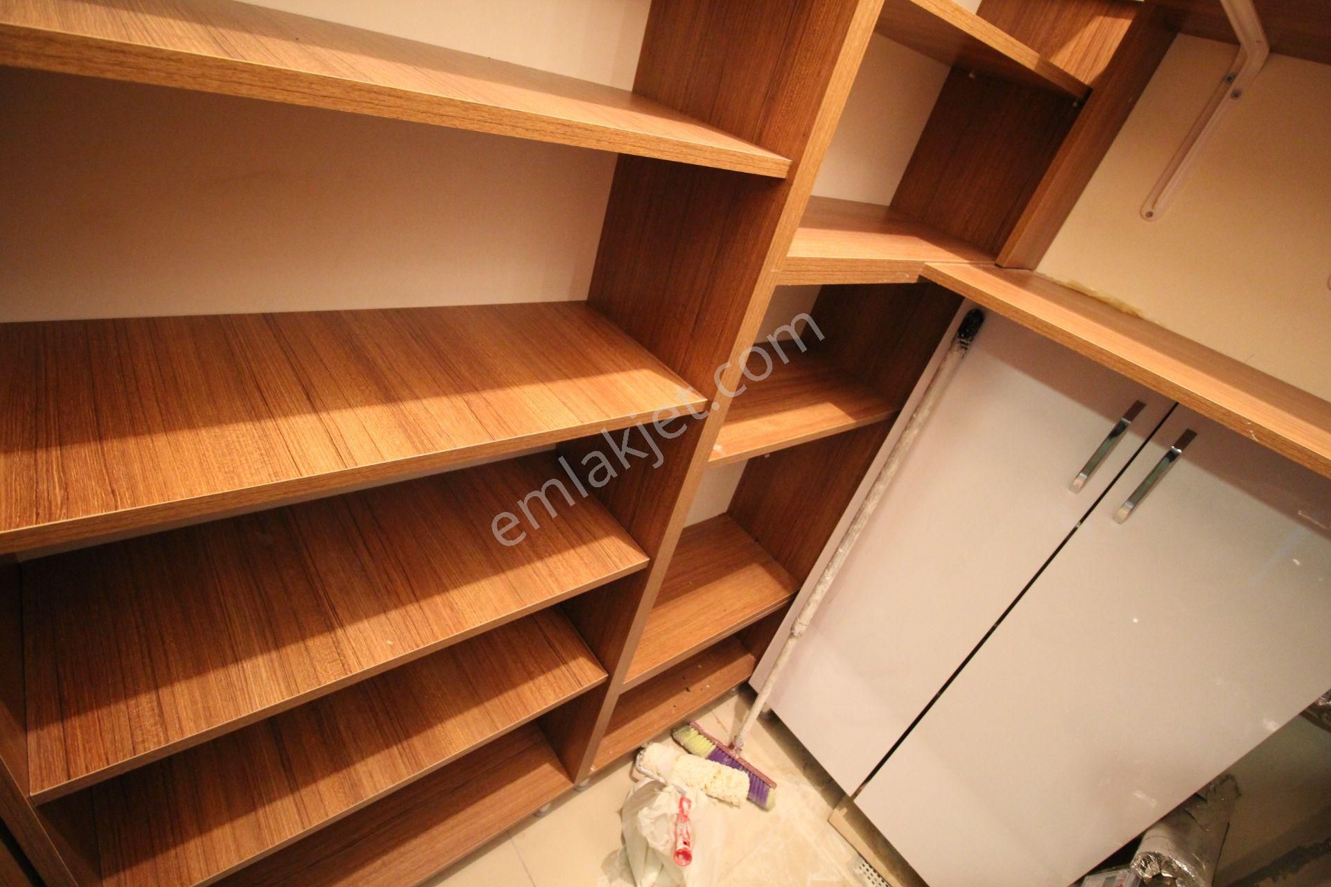 Nev Bağlıca Sitesinde Ara Kat Ön Cephe Peyzaj Manzaralı 4+1 Daire - Görsel 27