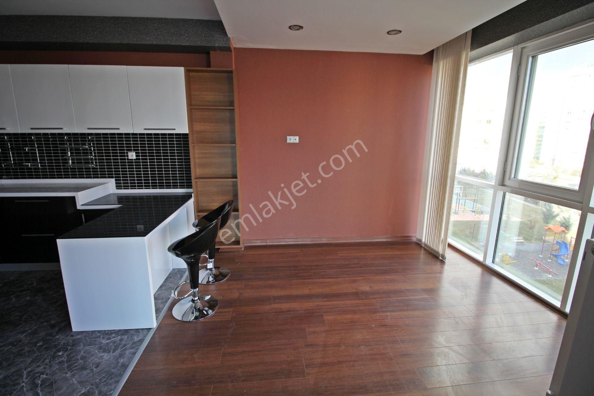 Nev Bağlıca Sitesinde Ara Kat Ön Cephe Peyzaj Manzaralı 4+1 Daire - Görsel 6