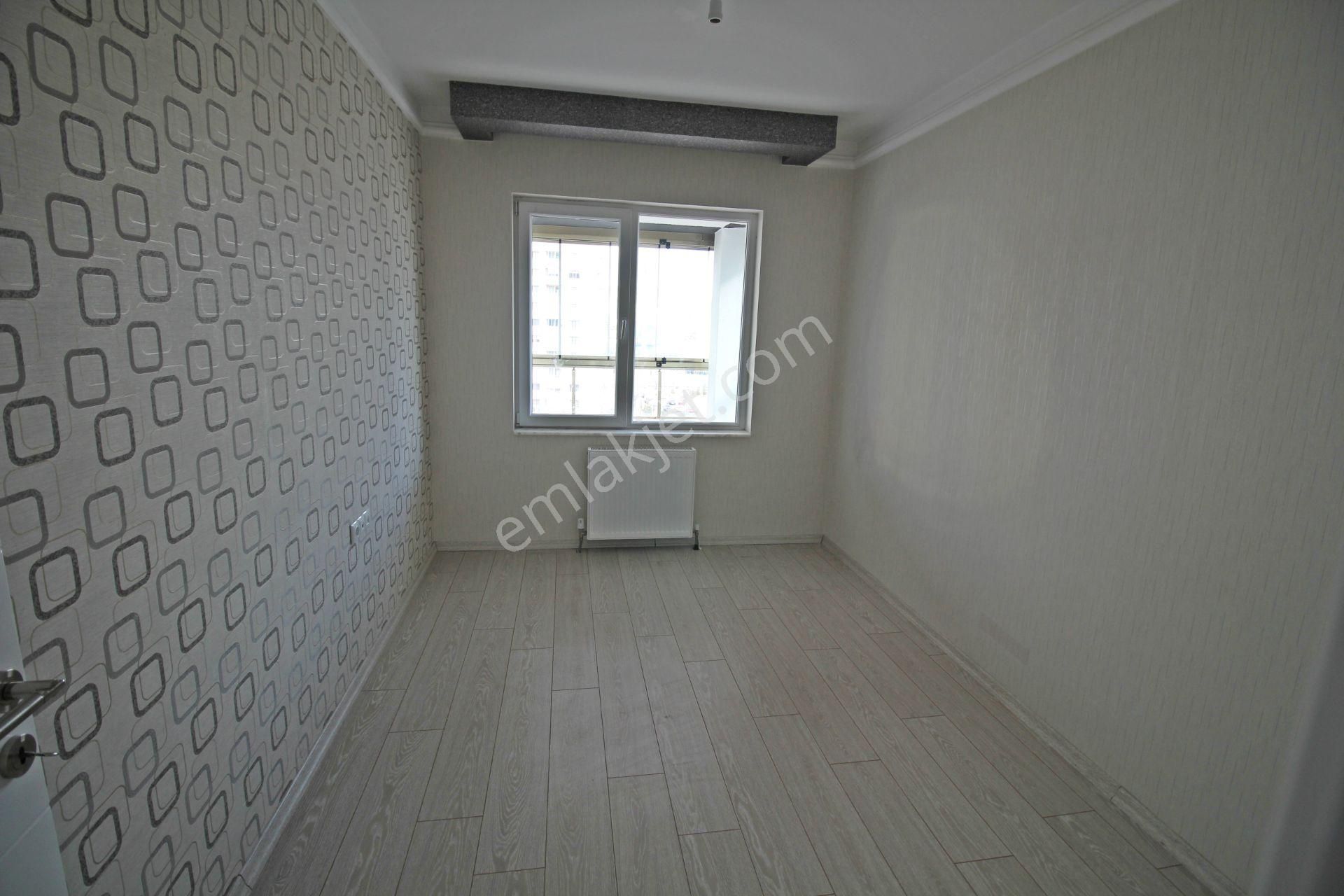 Nev Bağlıca Sitesinde Ara Kat Ön Cephe Peyzaj Manzaralı 4+1 Daire - Görsel 18