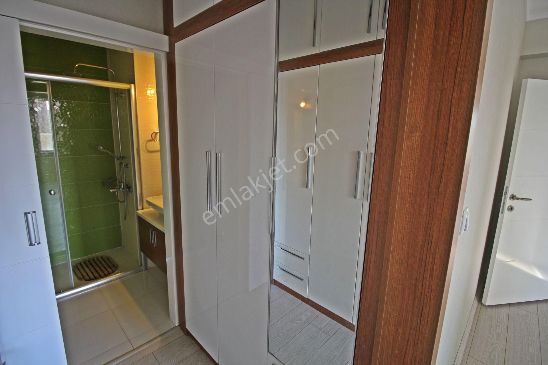 Nev Bağlıca Sitesinde Ara Kat Ön Cephe Peyzaj Manzaralı 4+1 Daire - Görsel 24