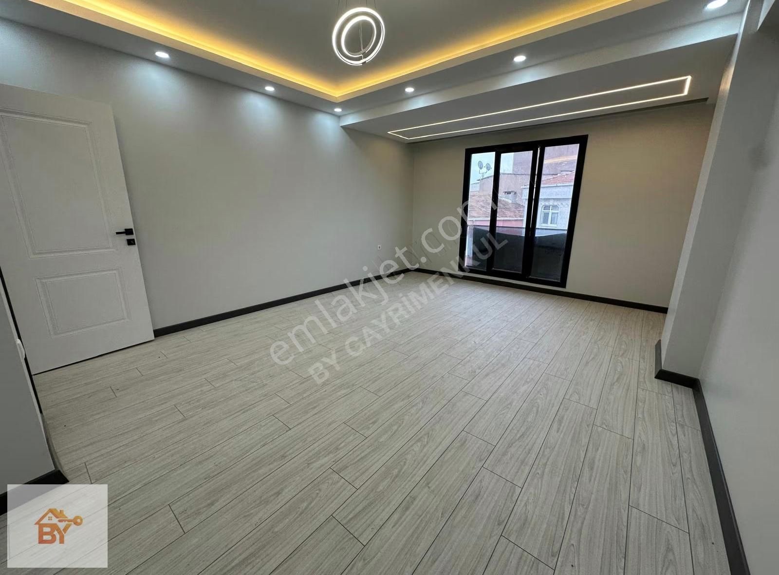 Küçükçekmece Yeni Mahalle'de Sıfır 3+2 Dubleks, 170m²