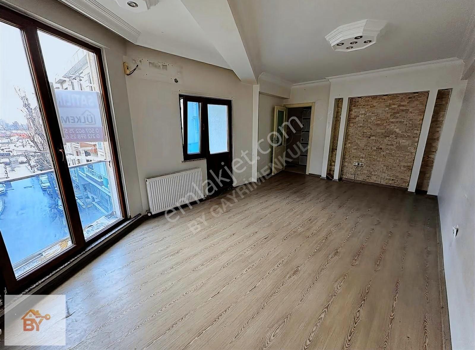 Küçükçekmece Gültepe'de Satılık 2+1 Daire (e5 Yakını, 80m²)