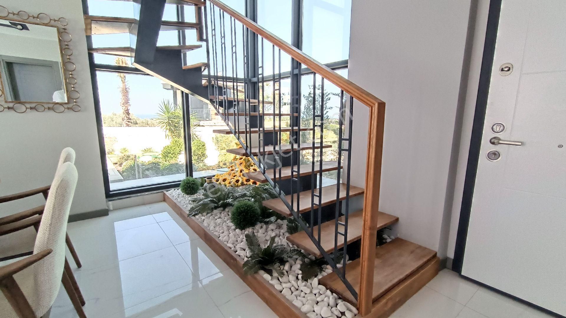 Kuşadası Karaovada, Satılık, Site İçinde, Özel Havuzlu, Müstakil, 4+1 Villa...