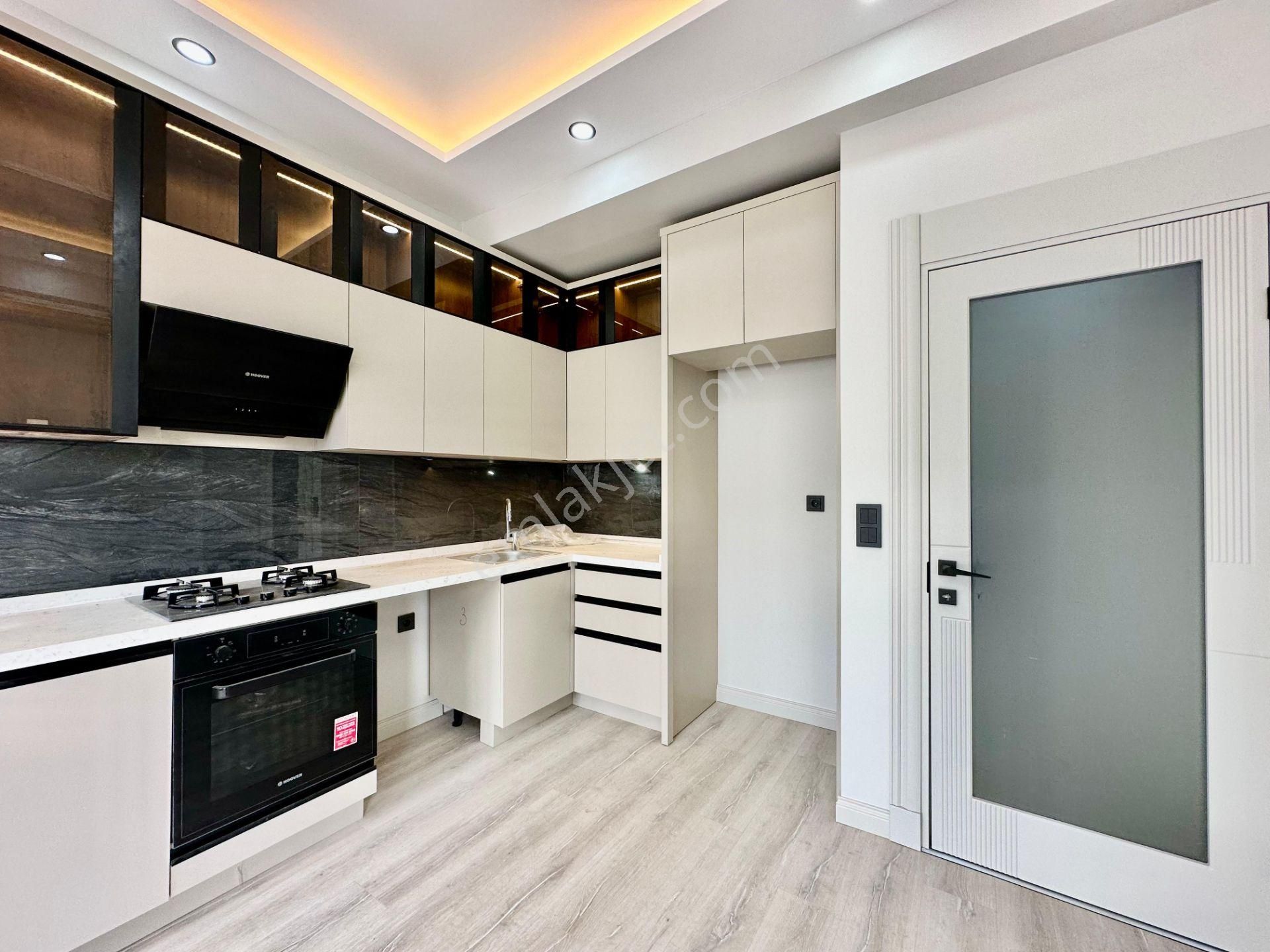 ꧁akçay Ay Emlaktan꧂güre'de Lüks Sitede Bahçe Kullanımlı Müstakil Tadında Satılık 2+1 Şık Daire - Görsel 4