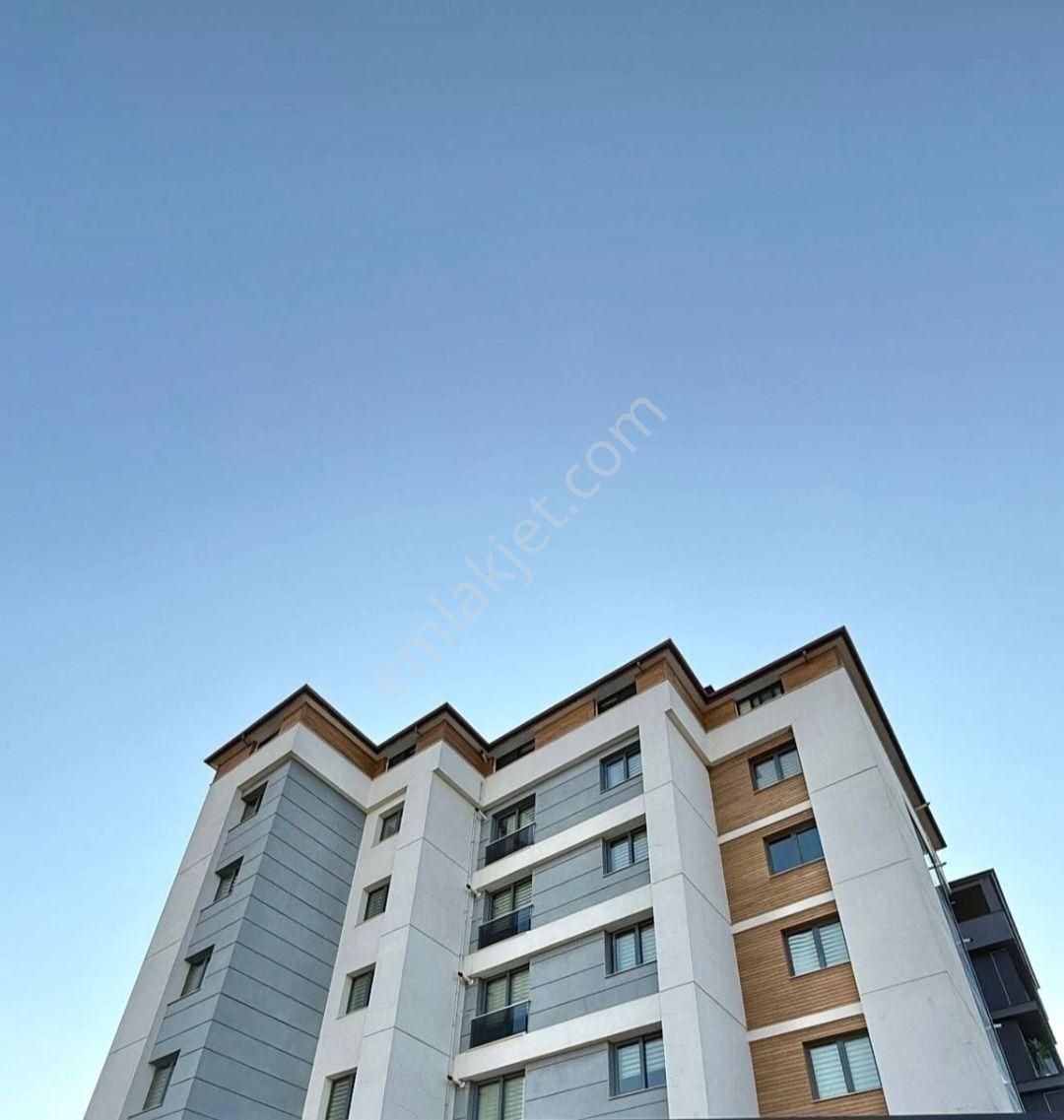 Bahçelievler'de Cadde Manzaralı 1+1 Lüks Suıt Daire - Görsel 5
