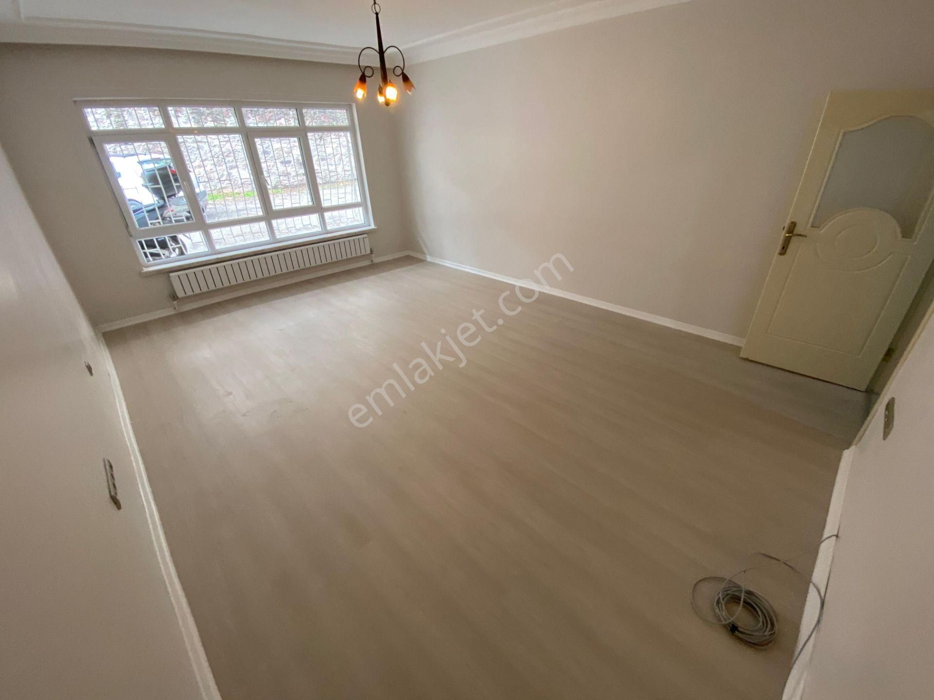 Tepebaşı Mahallesinde Bağımsız 3+1 Yapılı Caddeye Yakın Satılık Daire