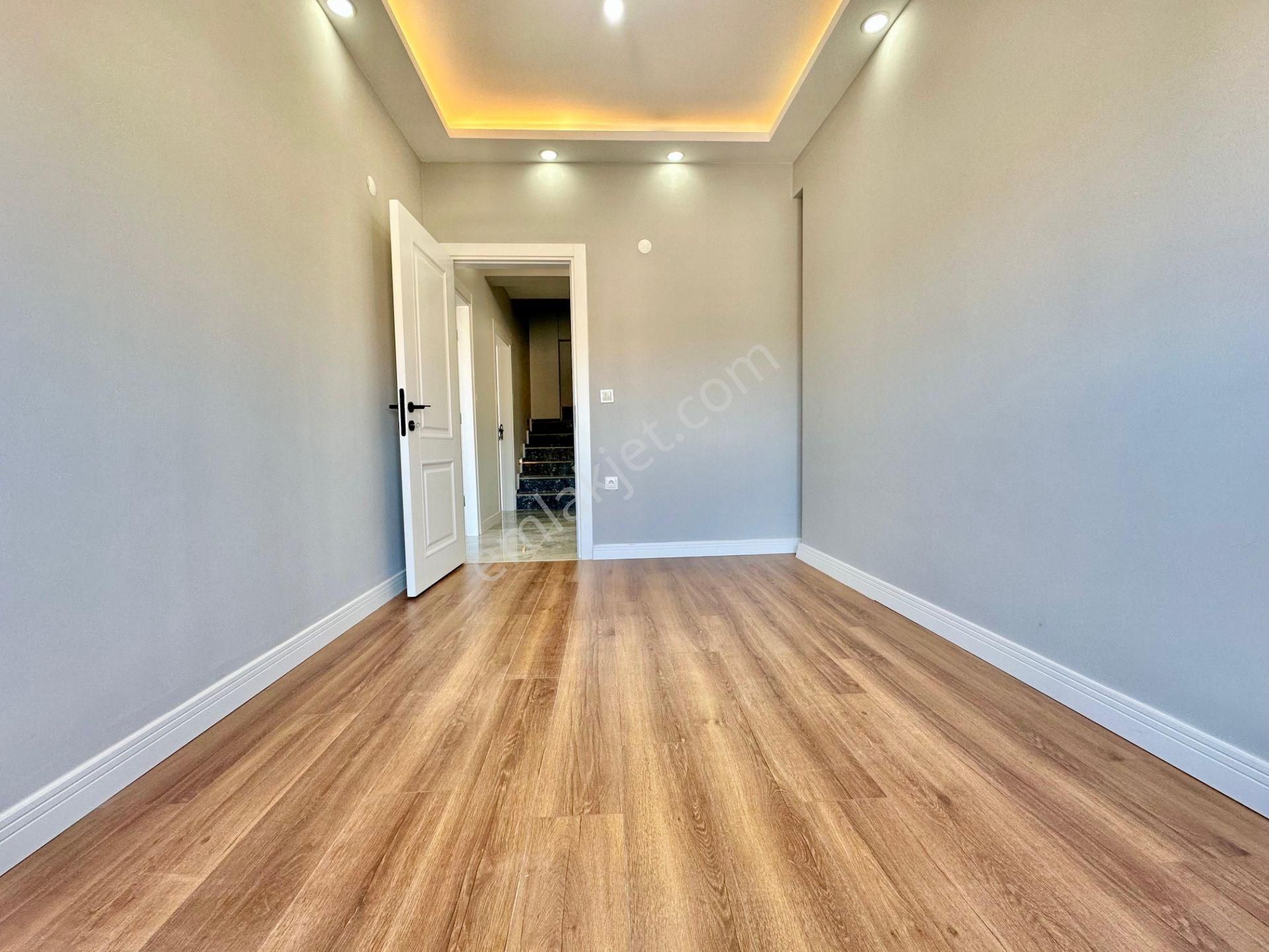 ꧁akçay Ay Emlak'tan꧂altınkum'da Denize Sadece 100 Mt Manzaralı Teraslı Satılık 3+1 Dublex Daire - Görsel 34